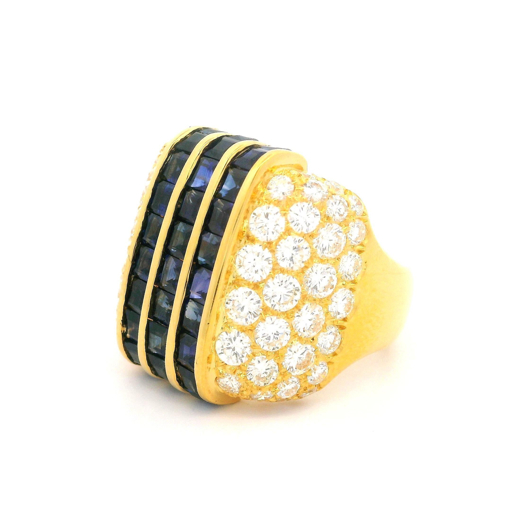 Anello a fascia larga da 19,6 mm in oro giallo 18k di alta qualità con zaffiro e diamante da 6,54 carati in vendita 3