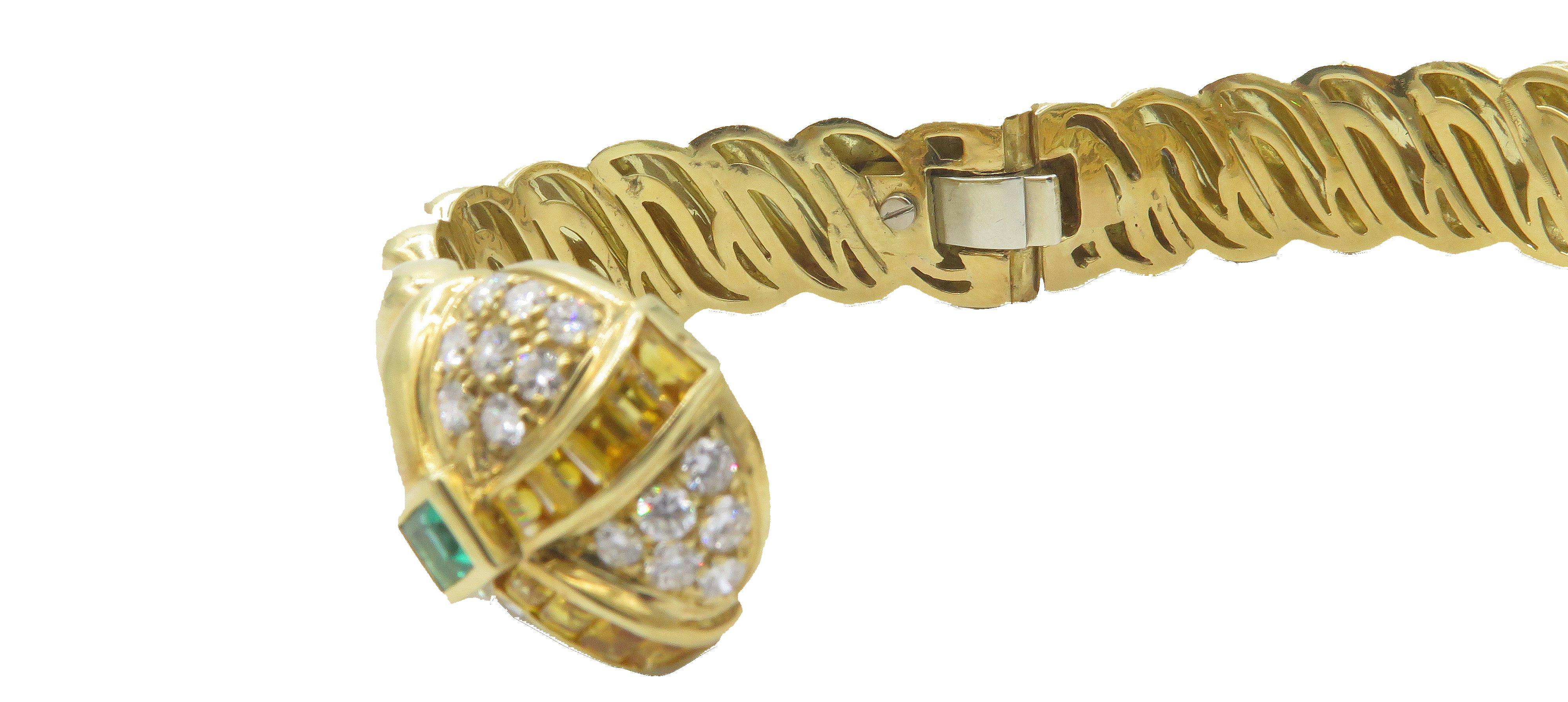 18 Karat Yellow Gold Hinged Bangle with Diamonds, Emeralds and Citrine For Sale 7