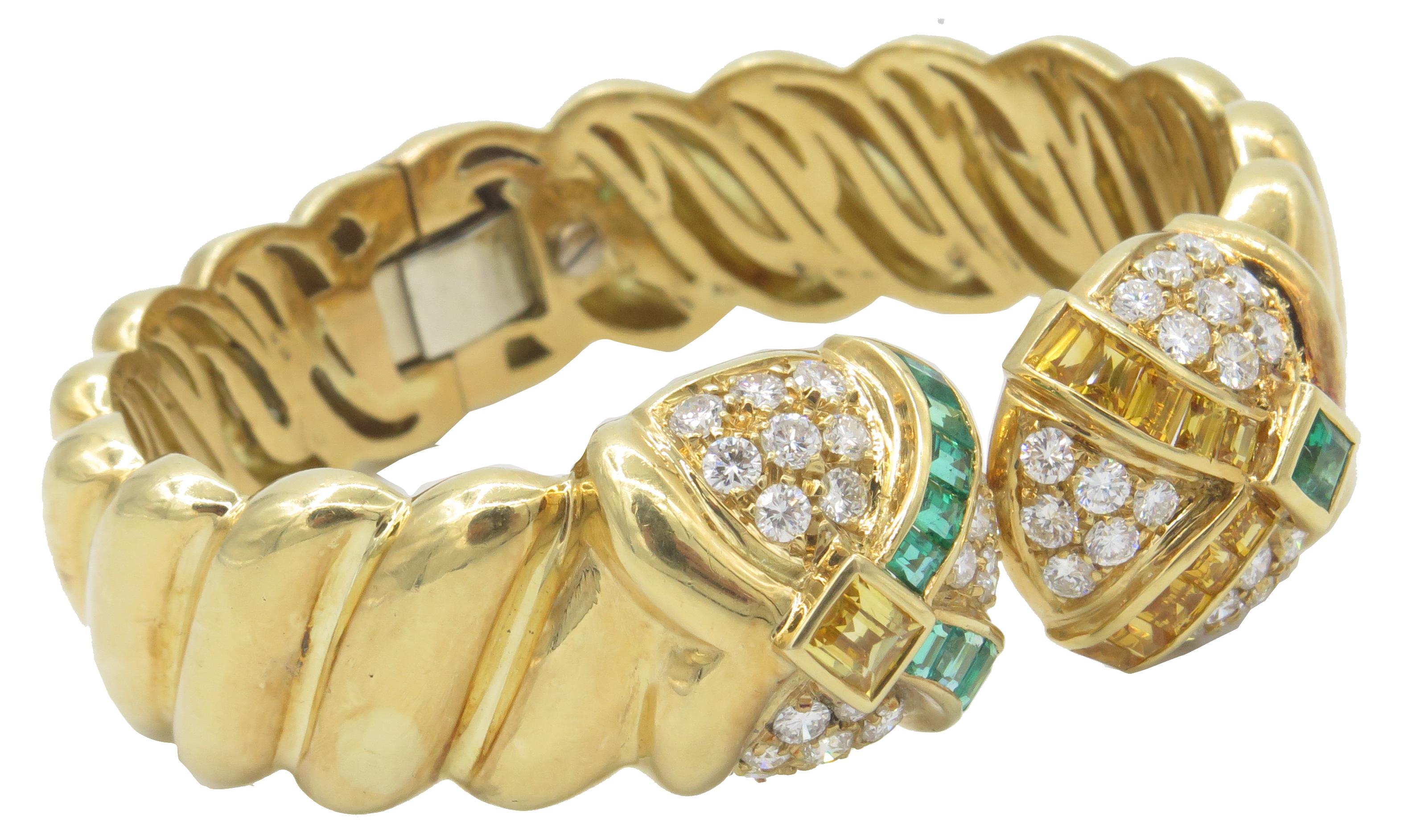 18 Karat Yellow Gold Hinged Bangle with Diamonds, Emeralds and Citrine For Sale 1