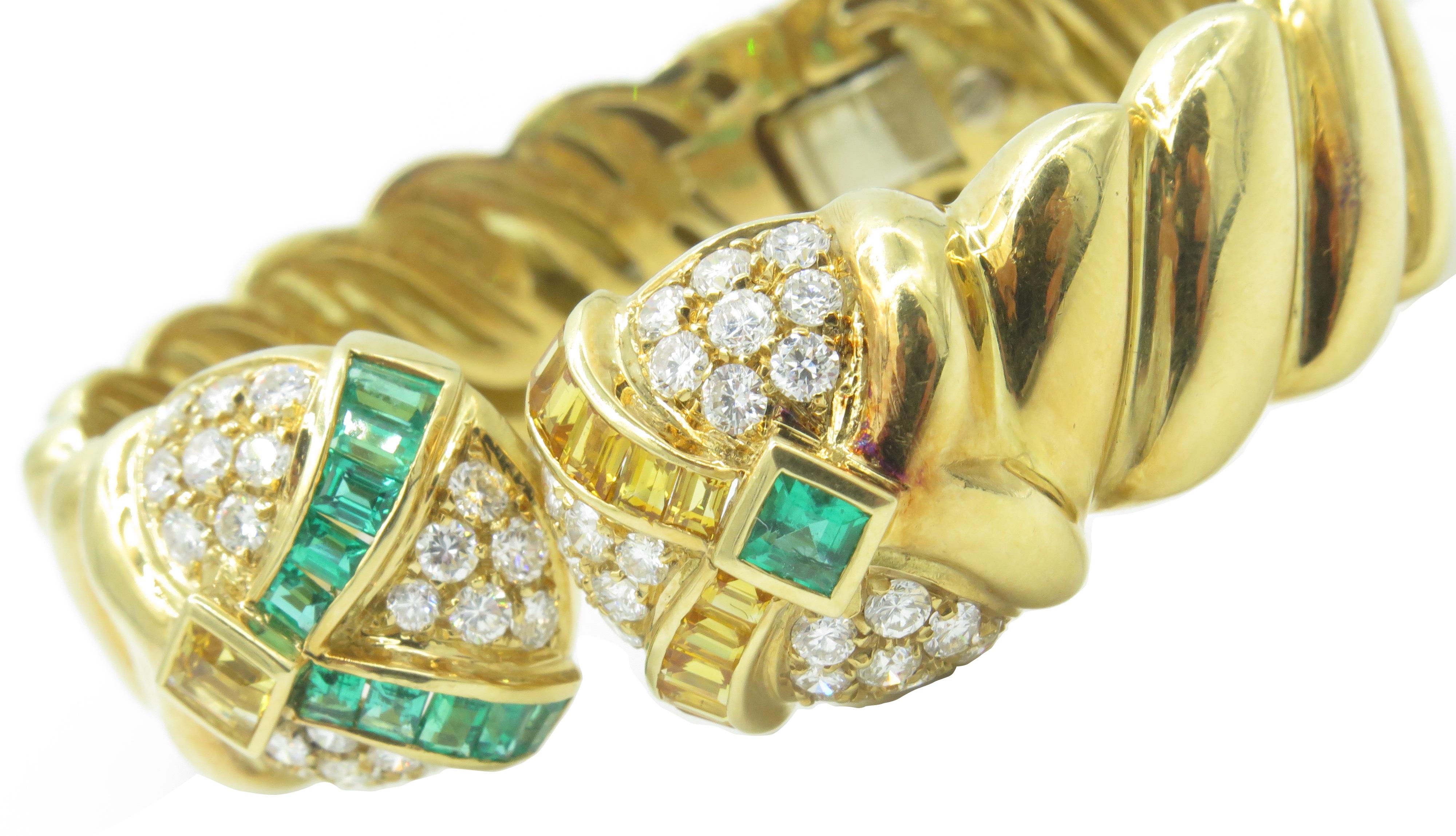18 Karat Yellow Gold Hinged Bangle with Diamonds, Emeralds and Citrine For Sale 2