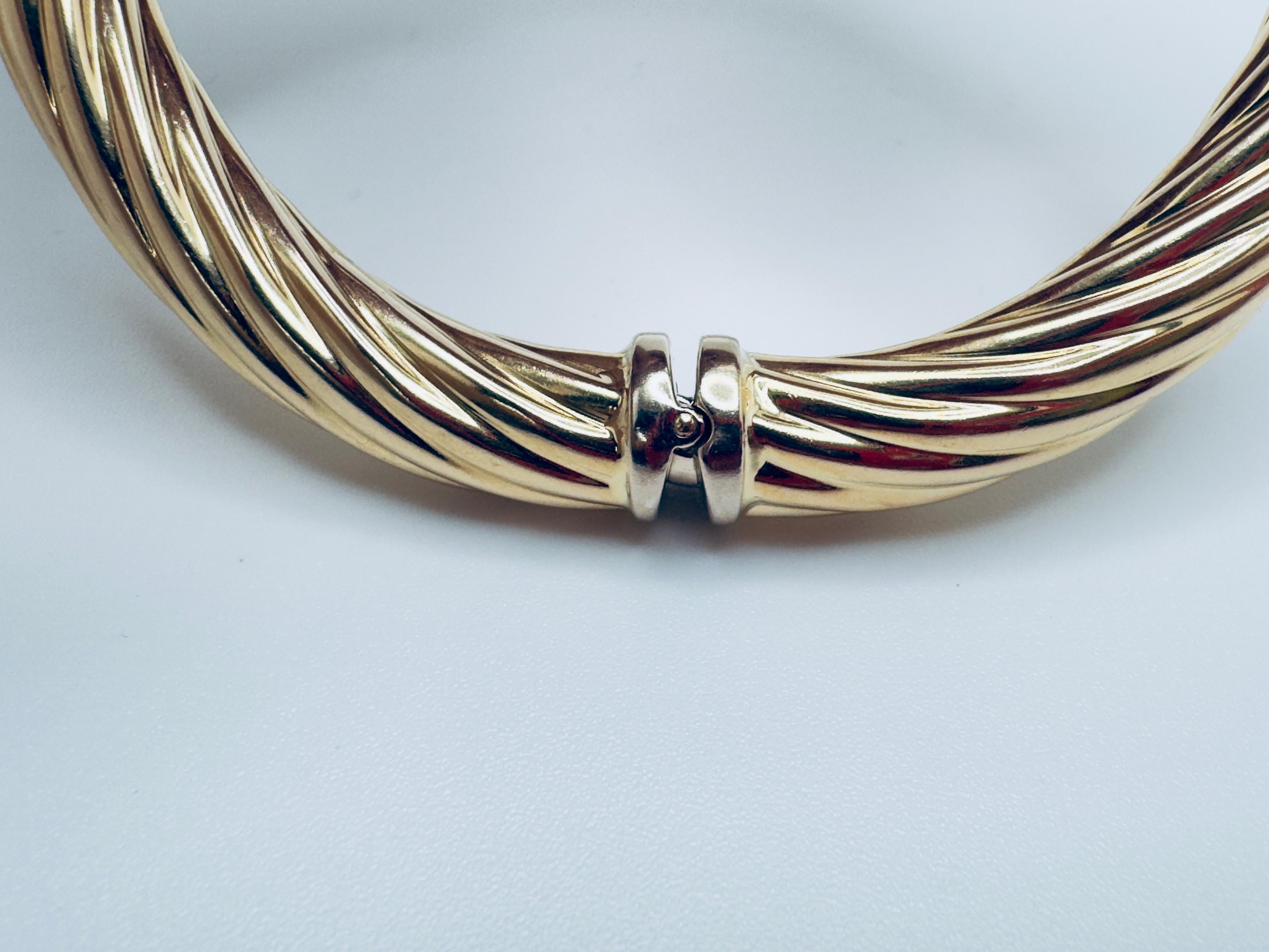 Pulsera brazalete hueca de oro amarillo de 18 quilates en venta 2