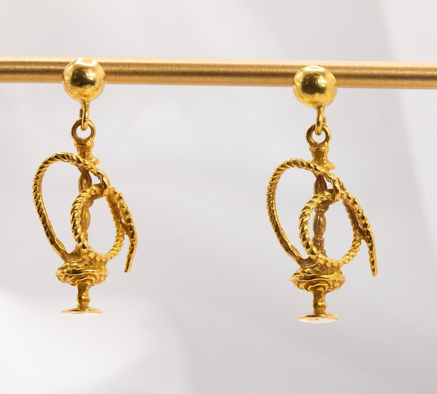 18k Yellow Gold Hookah Dangle Earrings im Zustand „Gut“ im Angebot in Houston, TX
