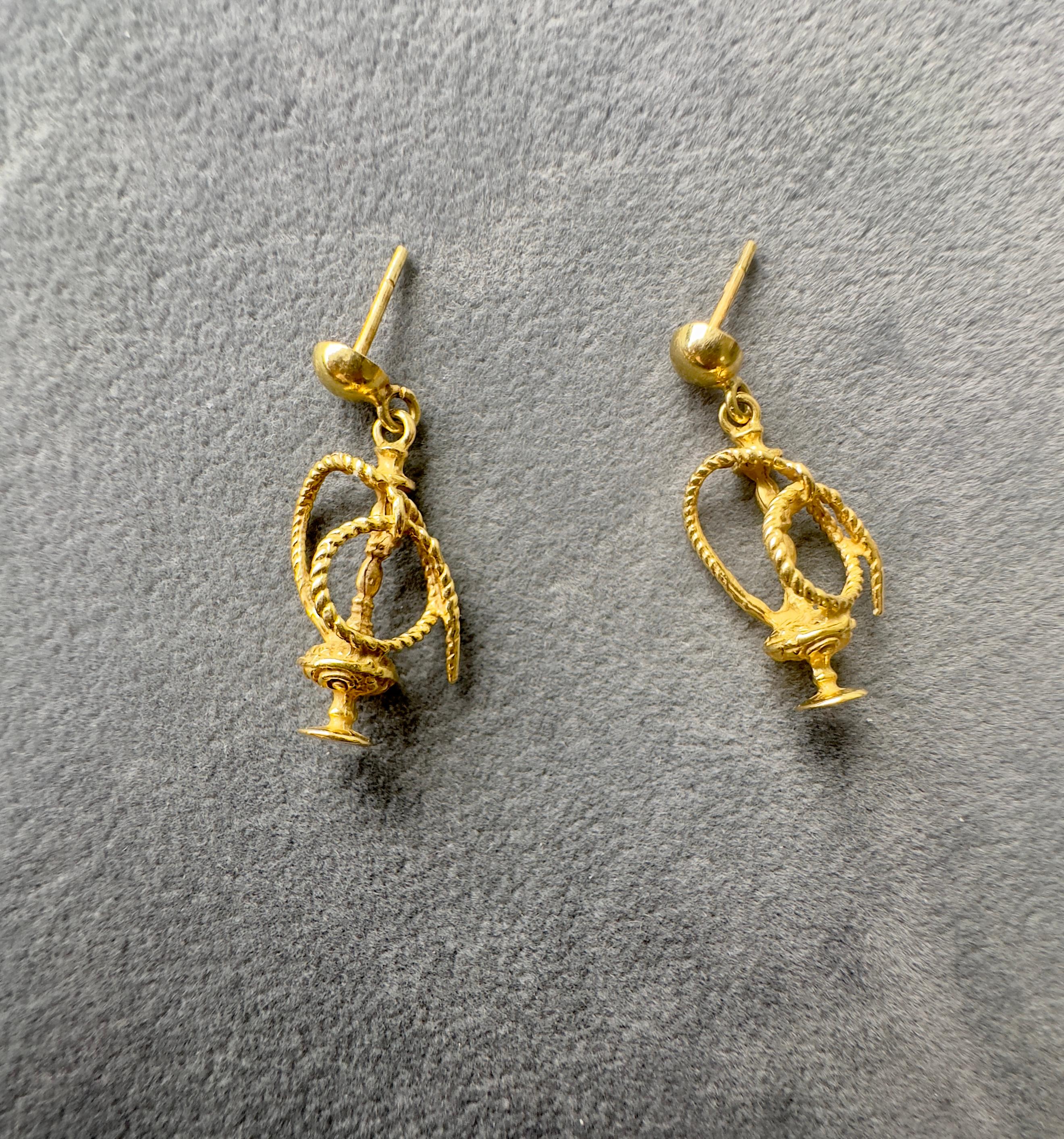 18k Yellow Gold Hookah Dangle Earrings im Angebot 2