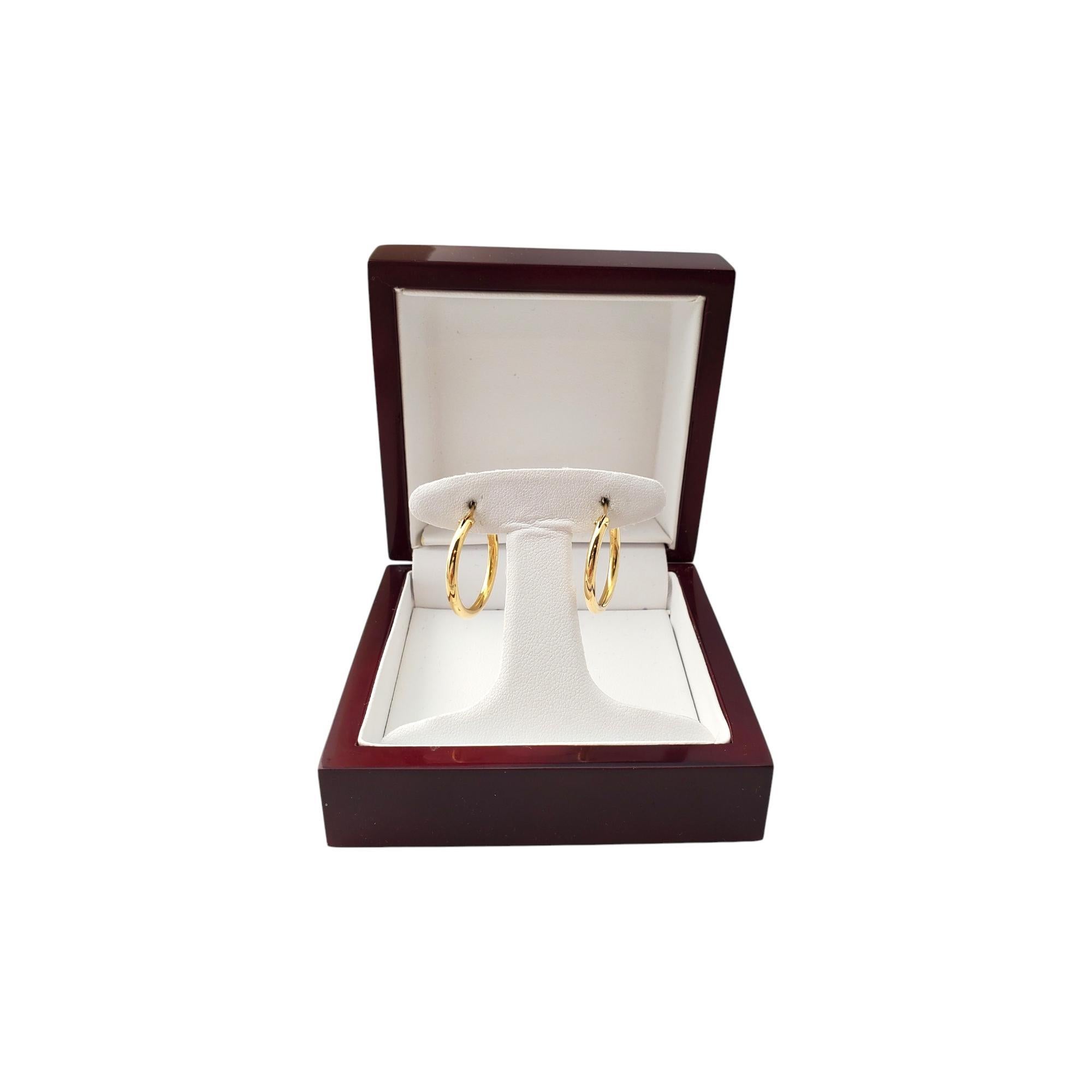 18K Yellow Gold Hoop Earrings #17188 For Sale 4
