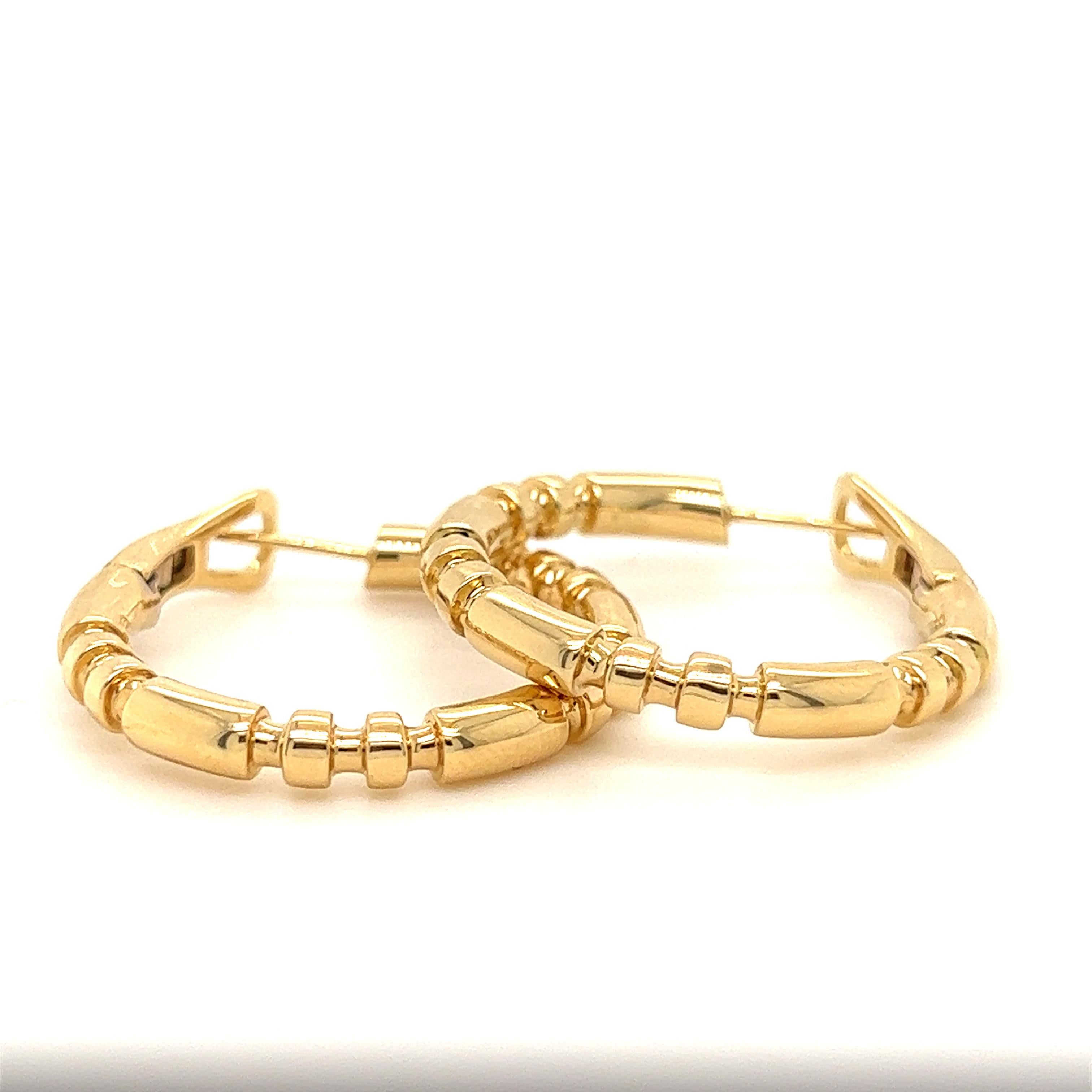 18k Yellow Gold Hoop Earrings In New Condition For Sale In Palm Beach, FL