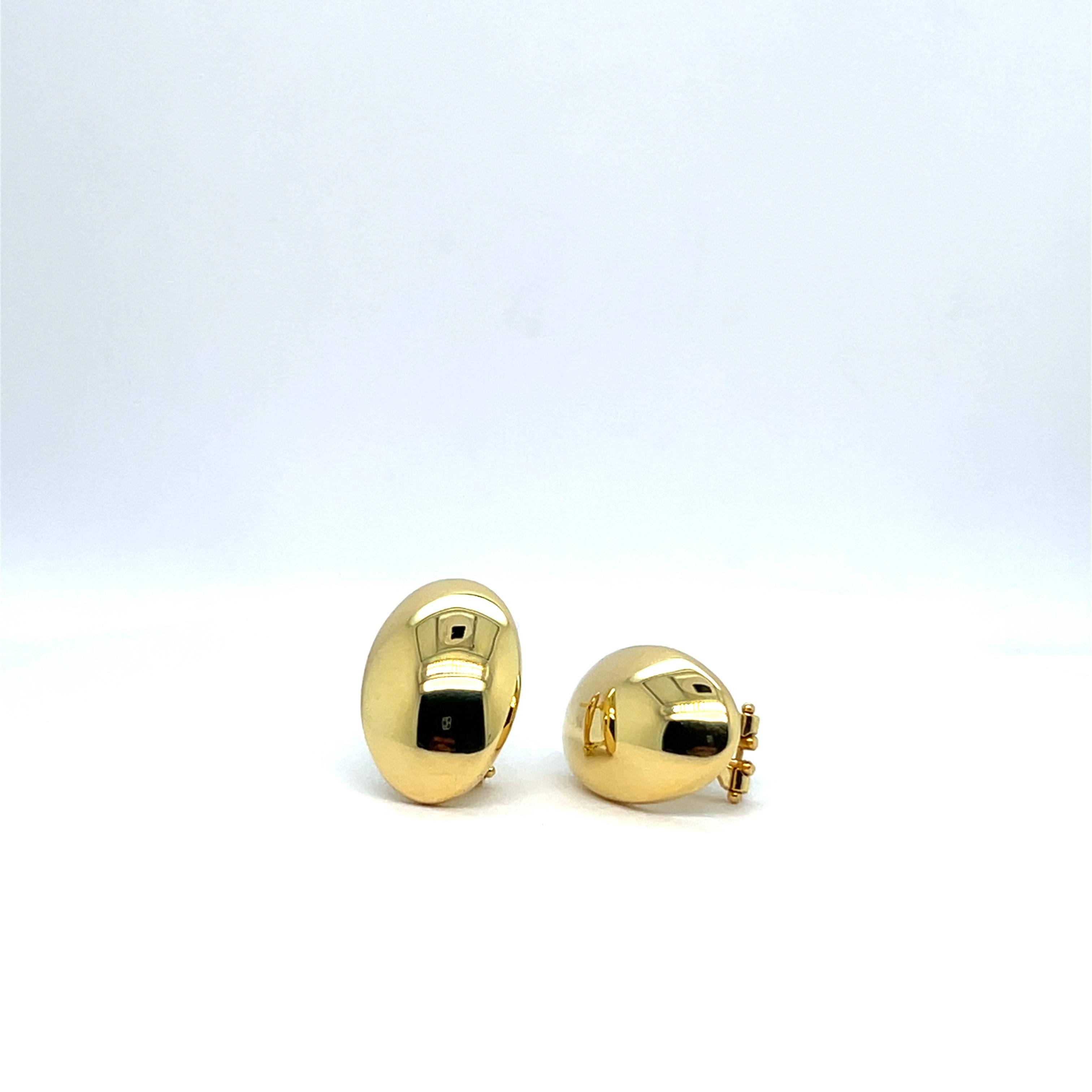 Orecchini a cerchio in oro giallo 18 carati con charms pendenti in vendita 2