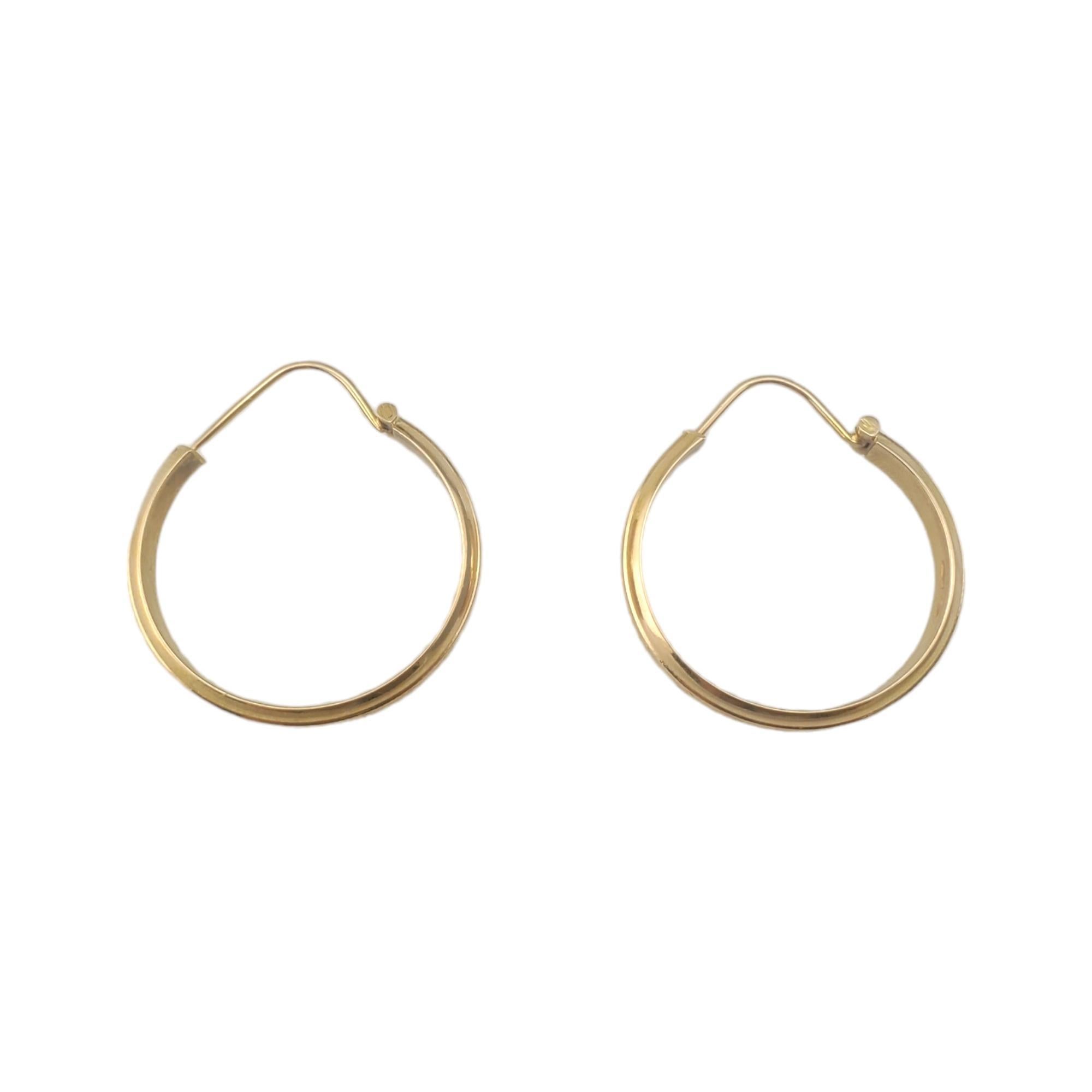 18K Yellow Gold Hoop Earrings with Scrolling Vine Design #17304 In Good Condition For Sale In Washington Depot, CT