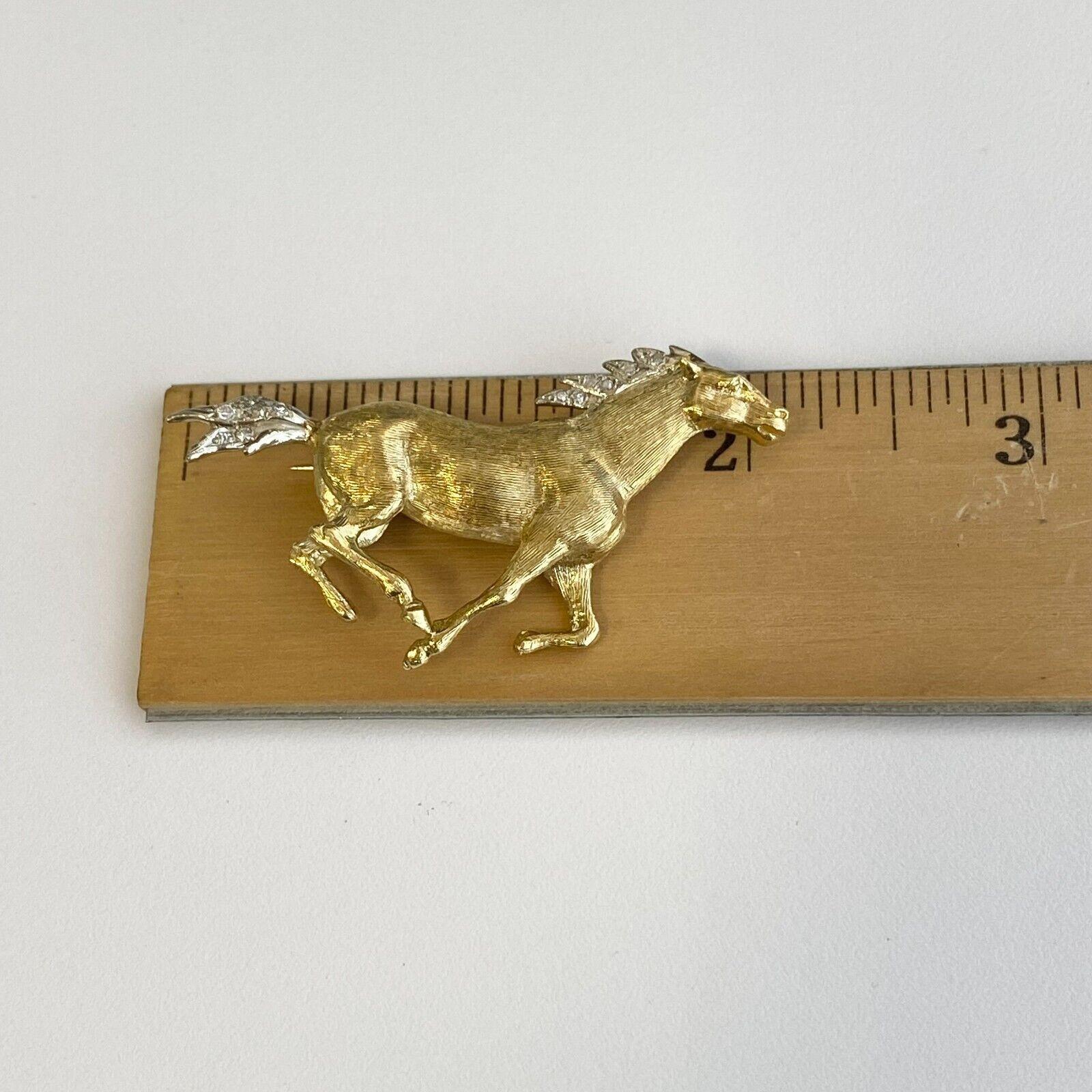 Round Cut 18K Yellow Gold Horse Brooch Pin w/ Diamonds