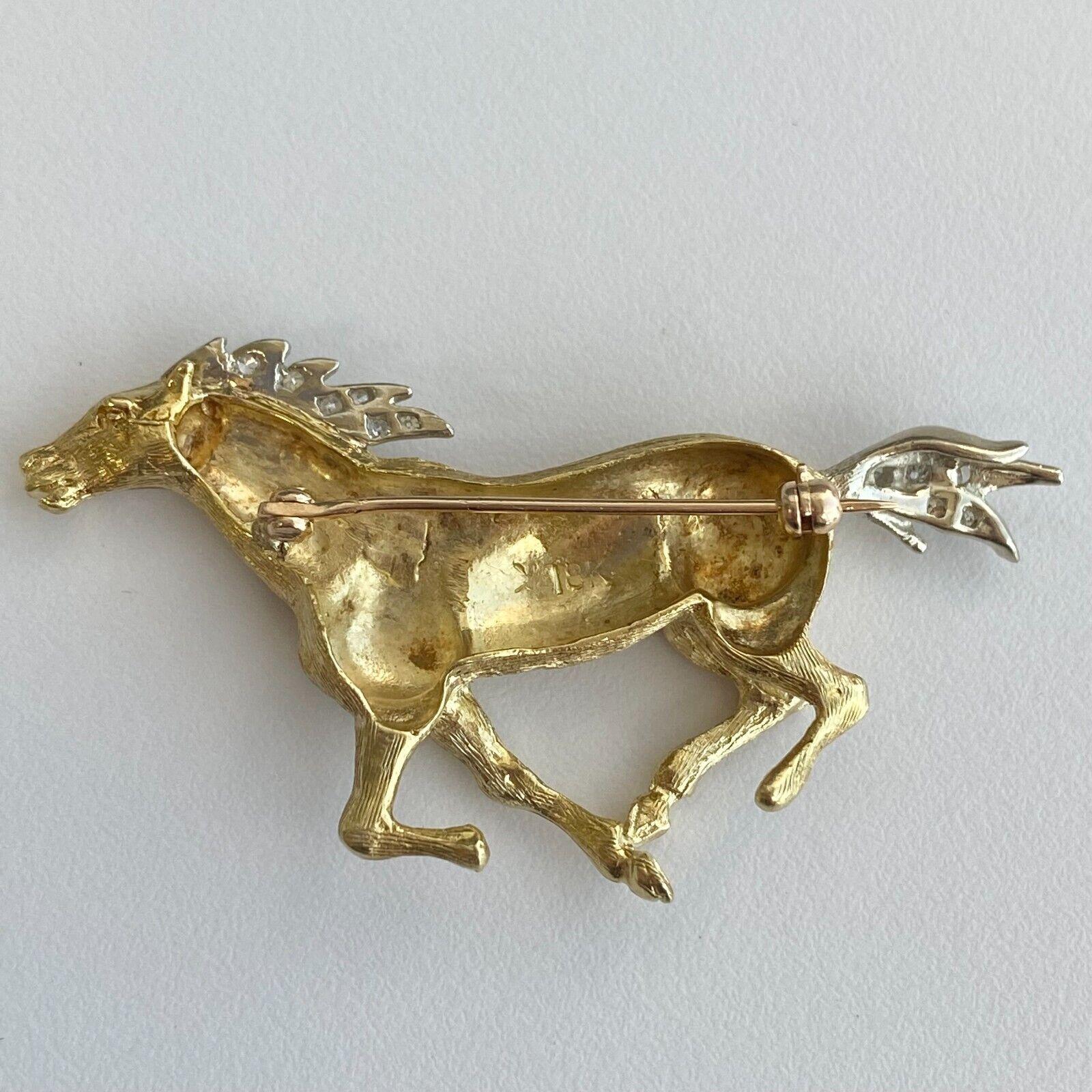 18K Yellow Gold Horse Brooch Pin w/ Diamonds In Excellent Condition In Los Angeles, CA