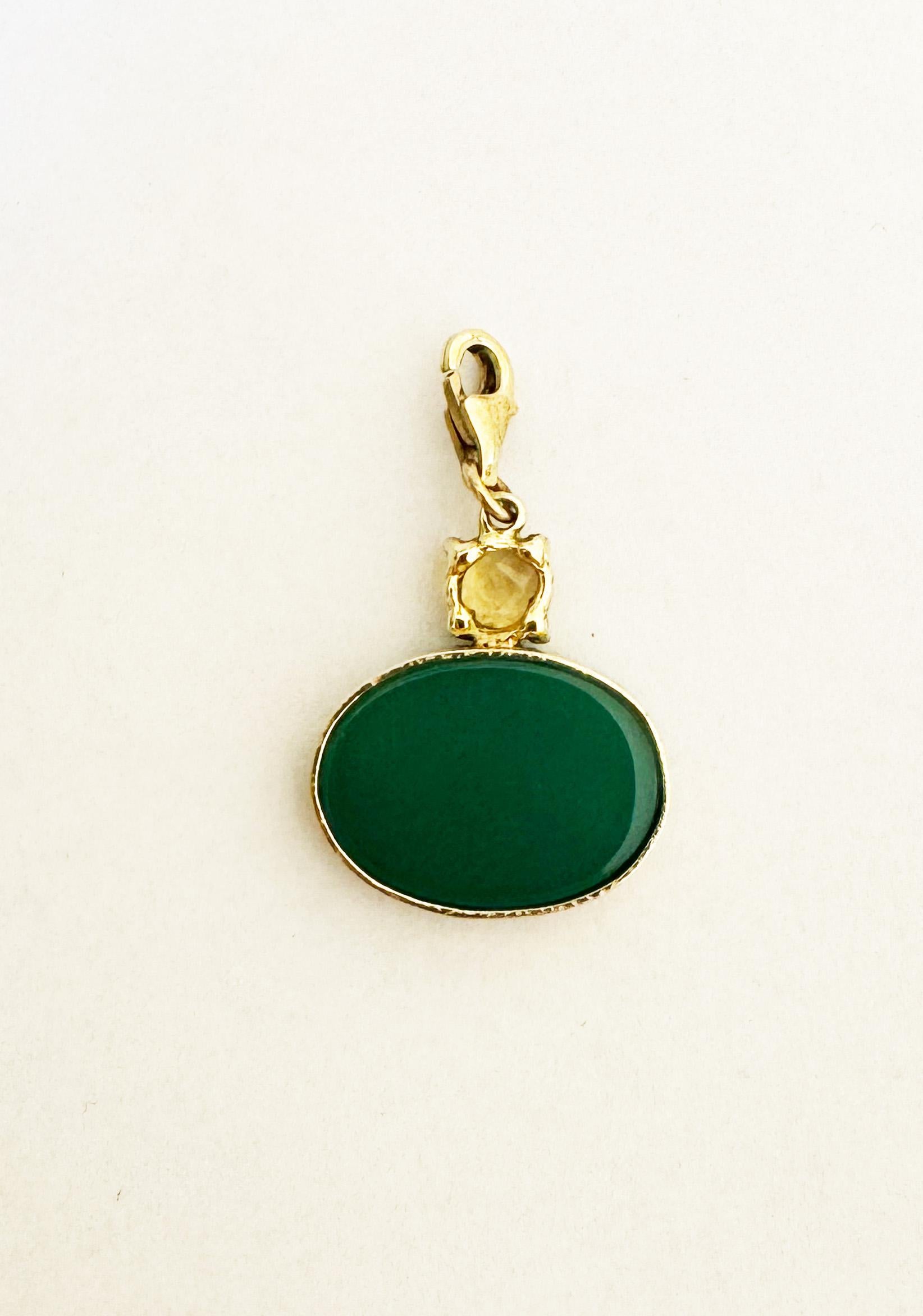 Colliers à breloques camée cheval en or jaune 18 carats, agate vert foncé et citrine en vente 5