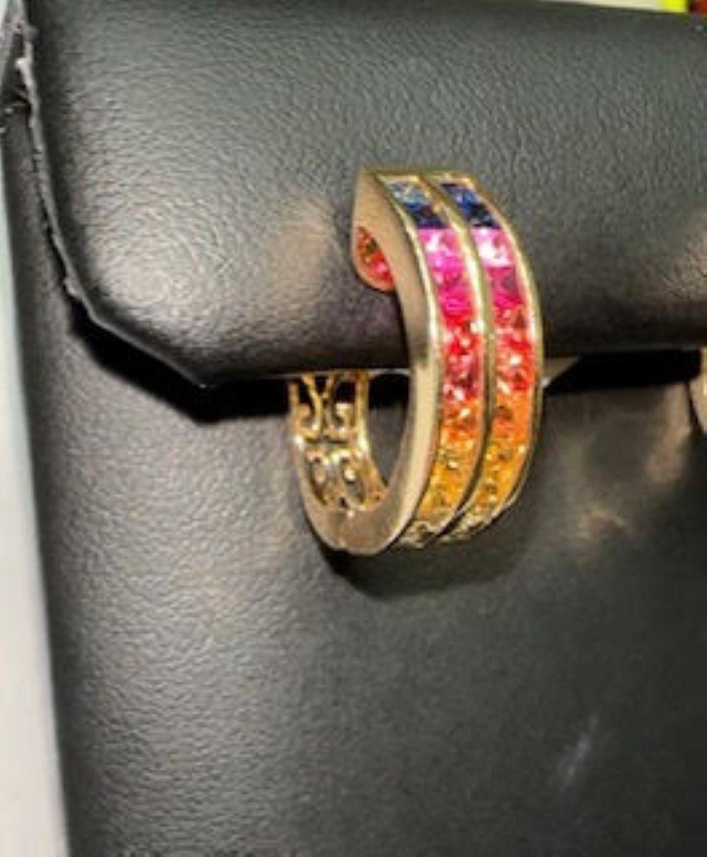 18K Yellow gold Huggies earring with multicolor sapphire For Sale 1