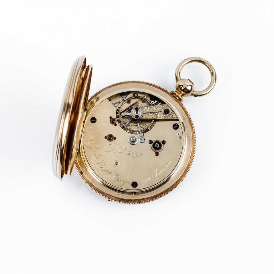 18K yellow gold Hunter-case Swiss pocket watch with three strong lids, external ones in guillochè.
Silver guillochè sphere with gold Roman numerals and blue hands. Seconds hands at six.
W0rking condiiton, signed and numbered by 'Gme. Hri. Guye aux