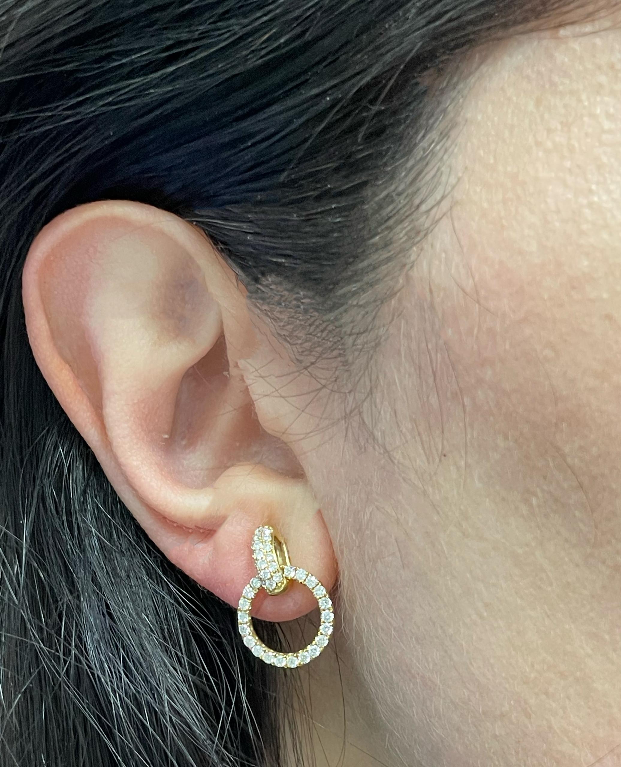 Round Cut 18K Yellow Gold Circle Drop Diamond Earrings with Pushbacks For Sale