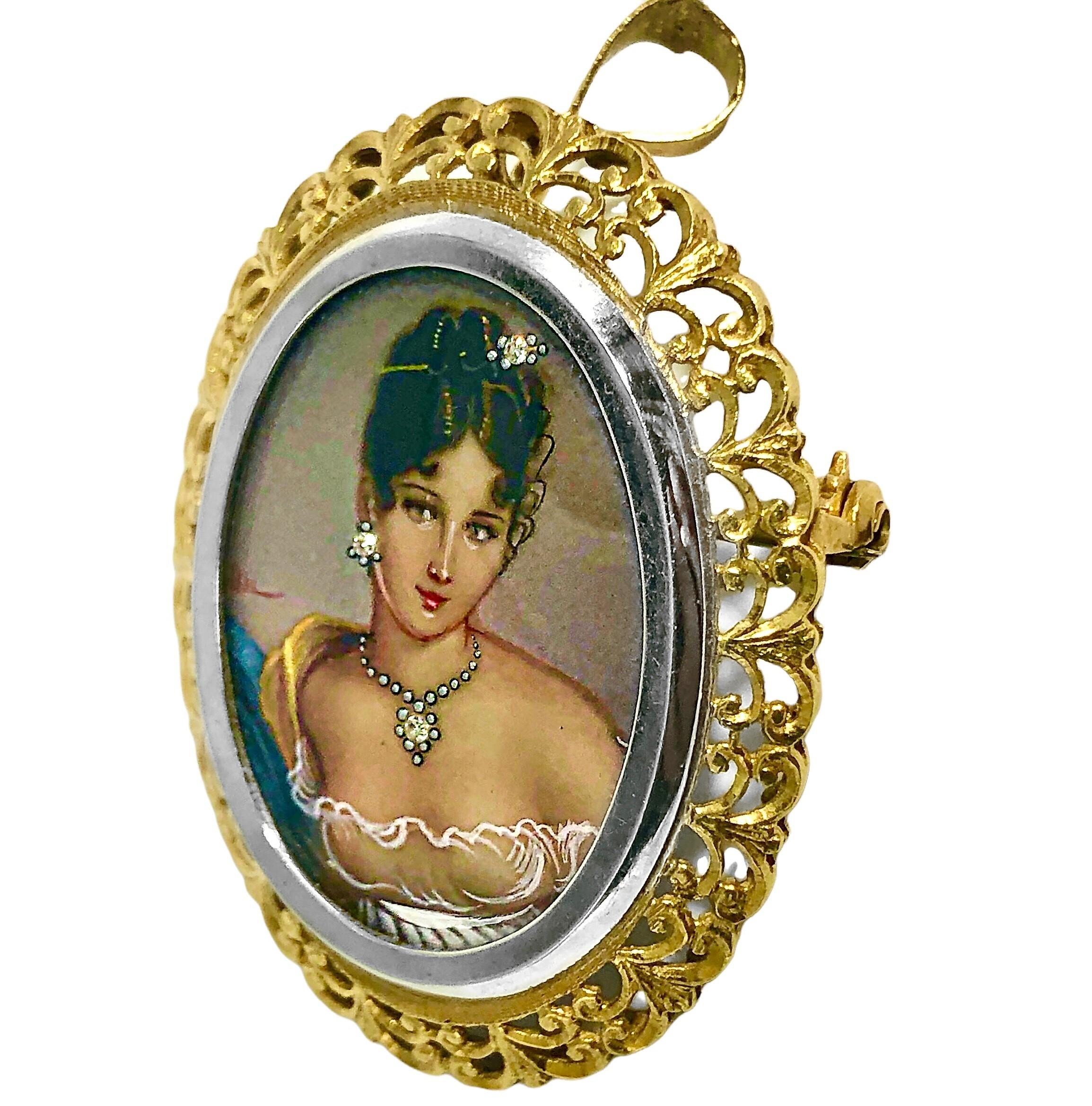 Victorien Pendentif / broche portrait italien peint à la main en or jaune 18 carats avec diamants en vente