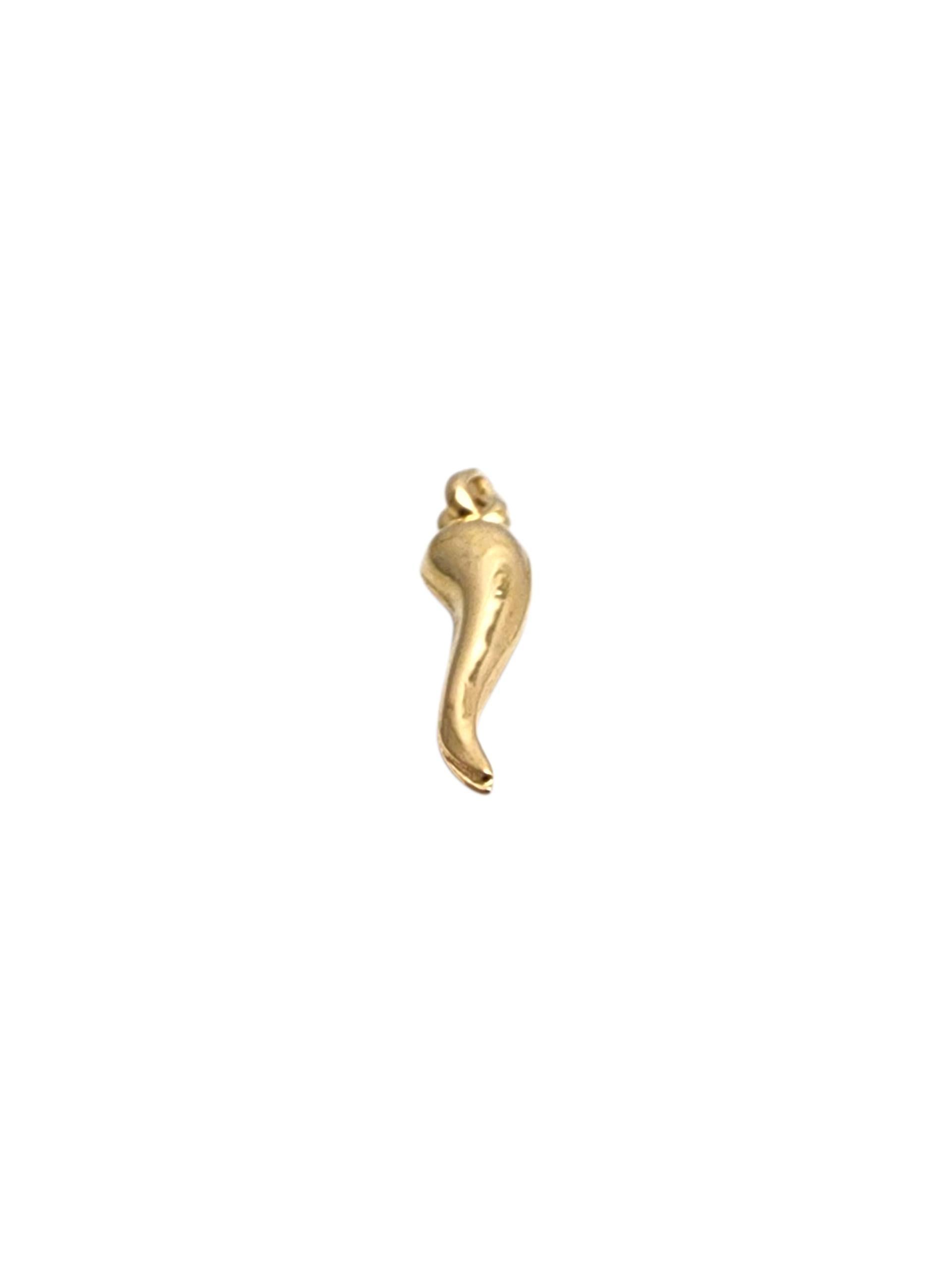 18K Yellow Gold Italian Horn Cornicello Charm #22858 For Sale 2