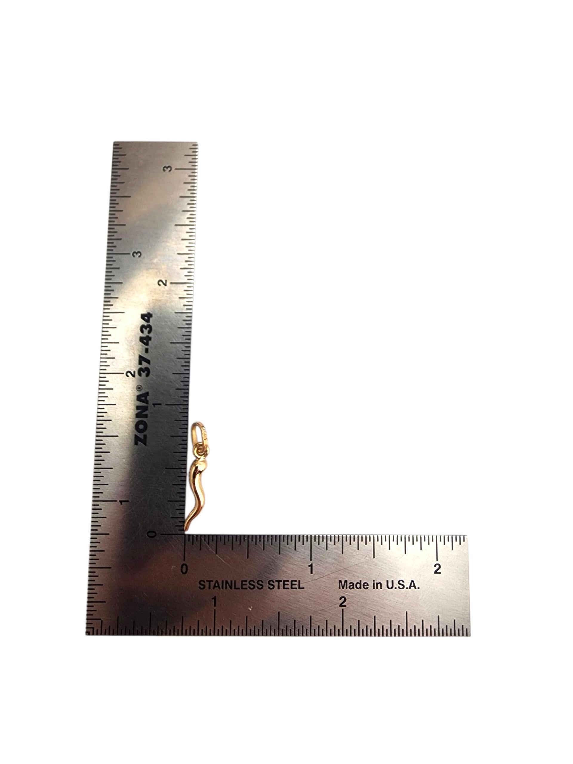 18K Yellow Gold Italian Horn Cornicello Charm Pendant #22851 For Sale 1