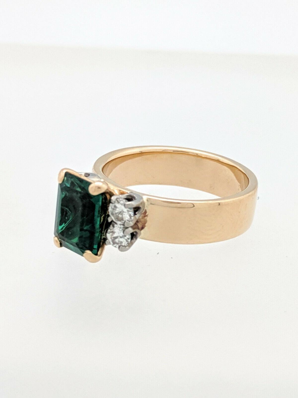 18 Karat Yellow Gold Jabel Chatham Emerald and Diamond Ring 3