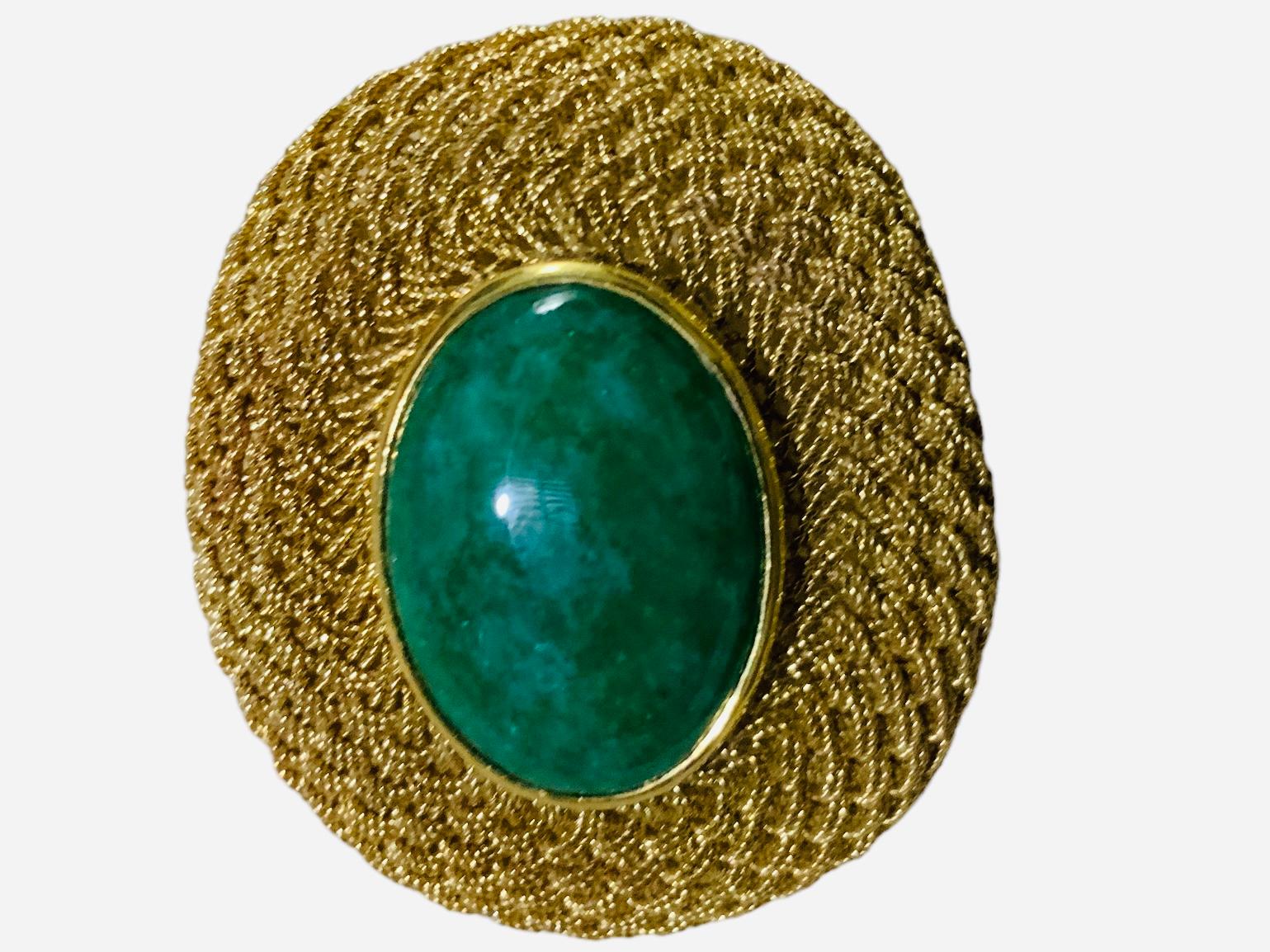 18K Yellow Gold Jade Brooch For Sale 2