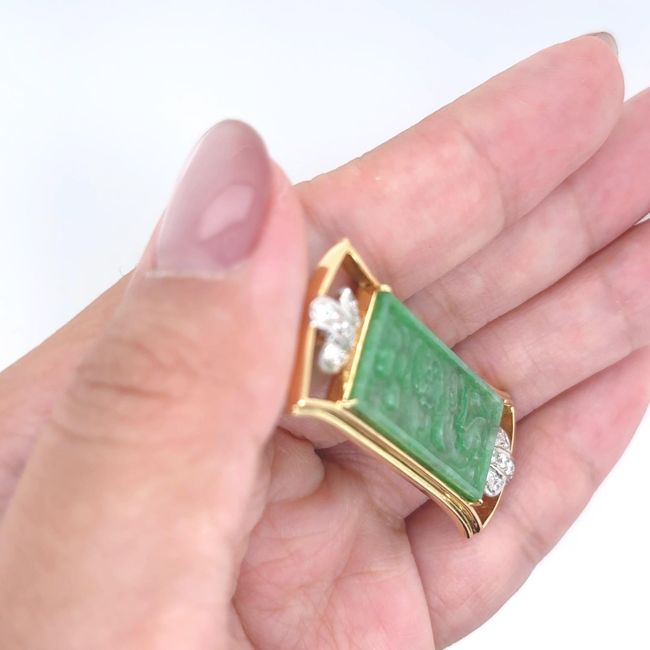 Spilla in oro giallo 18k con giada e diamanti in vendita 5