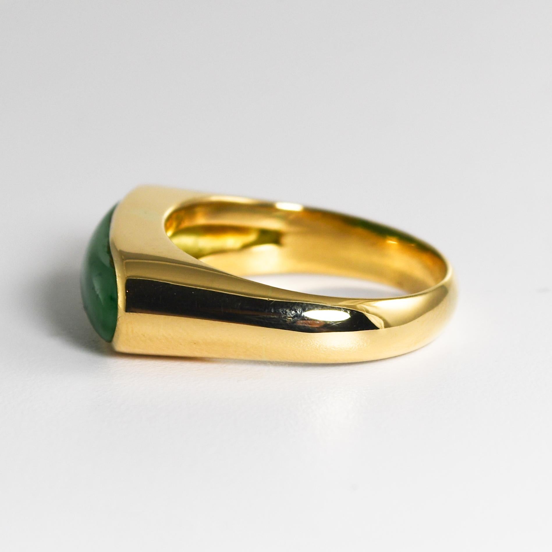 18 Karat Gelbgold Jade-Ring 7.6 g für Damen oder Herren