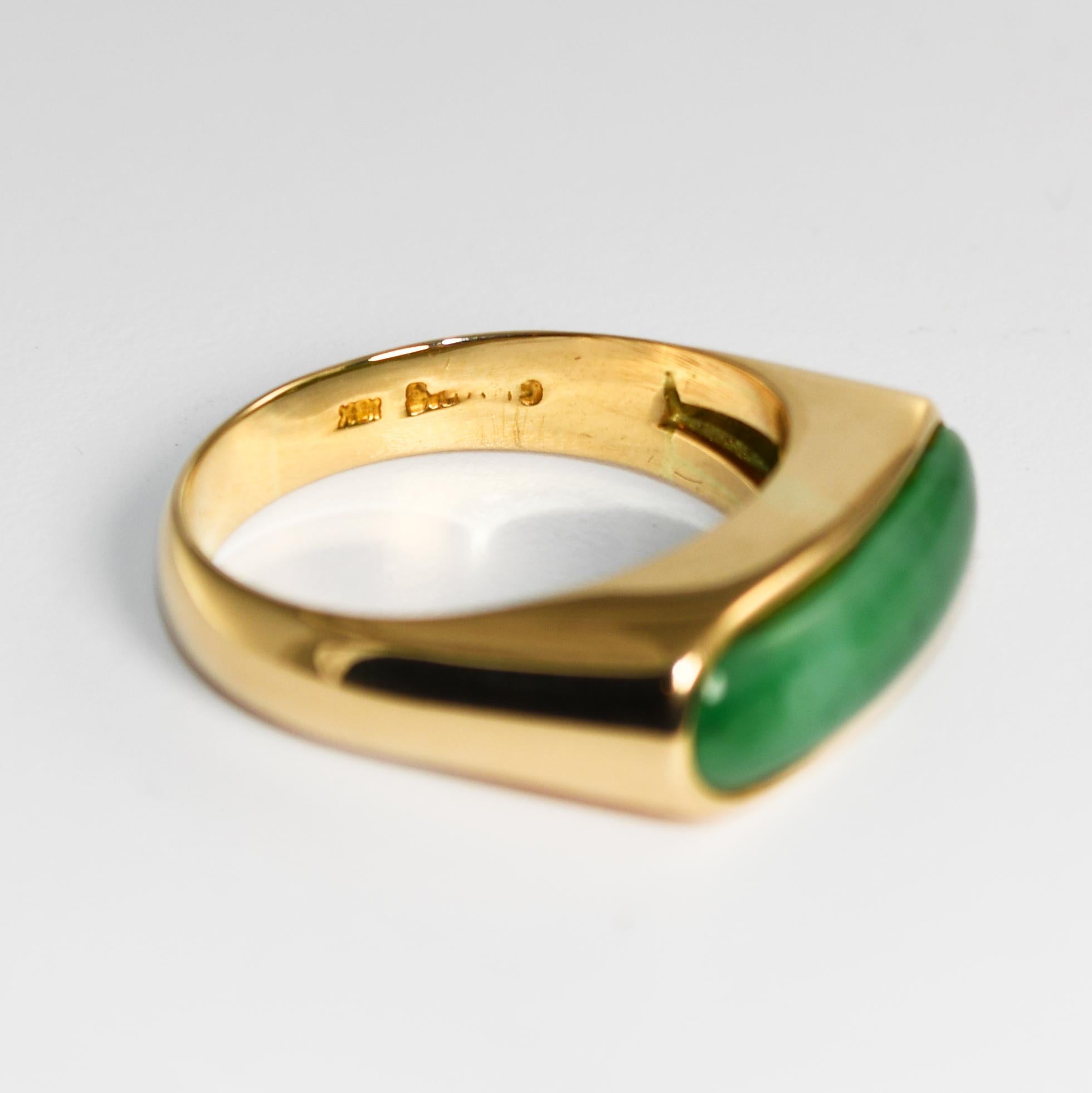 18 Karat Gelbgold Jade-Ring 7.6 g 2