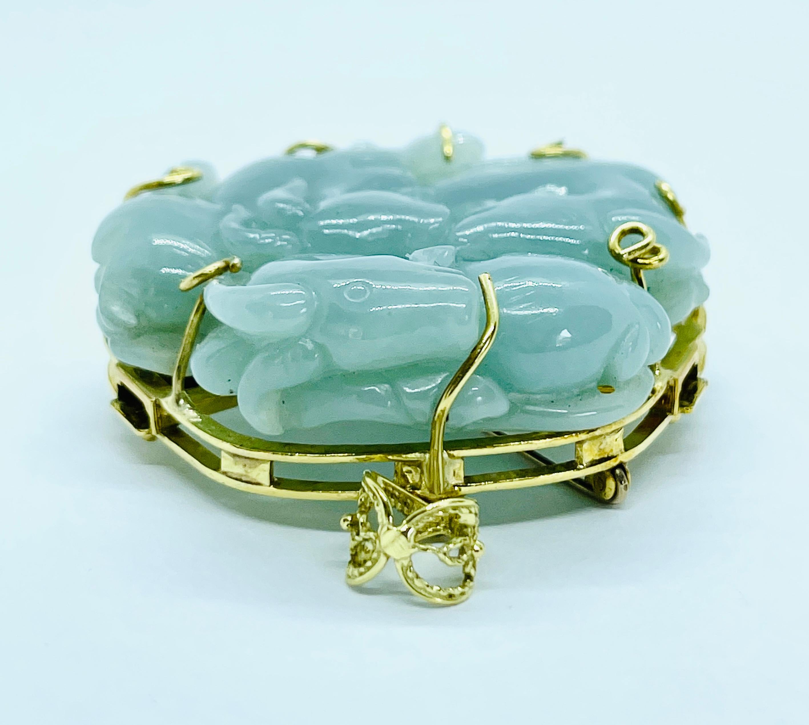 18K Yellow Gold & Jadeite Jade 16 Strand Necklace with Removable Pendant Brooch For Sale 2