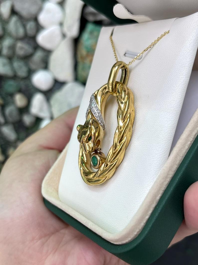 Round Cut 18K Yellow Gold Jaguar Pendant  CZ Diamond V Cut Cat Necklace 750 Gold For Sale