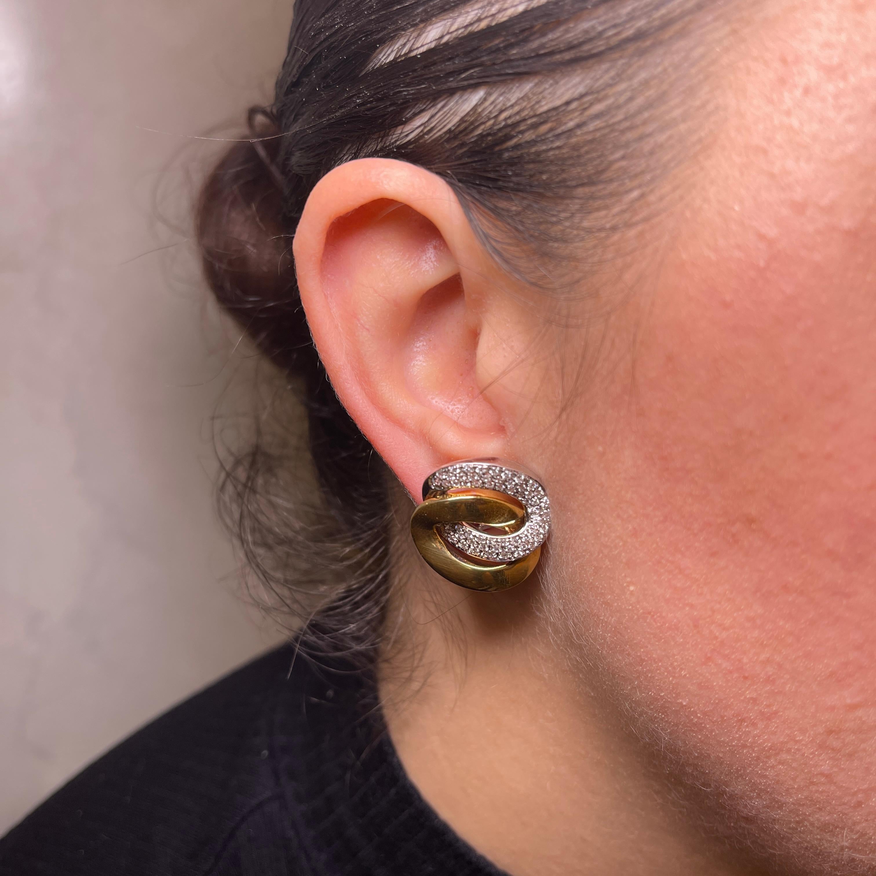 18K Yellow Gold Knot Earrings with Diamond Pavé In New Condition For Sale In Bergamo, BG