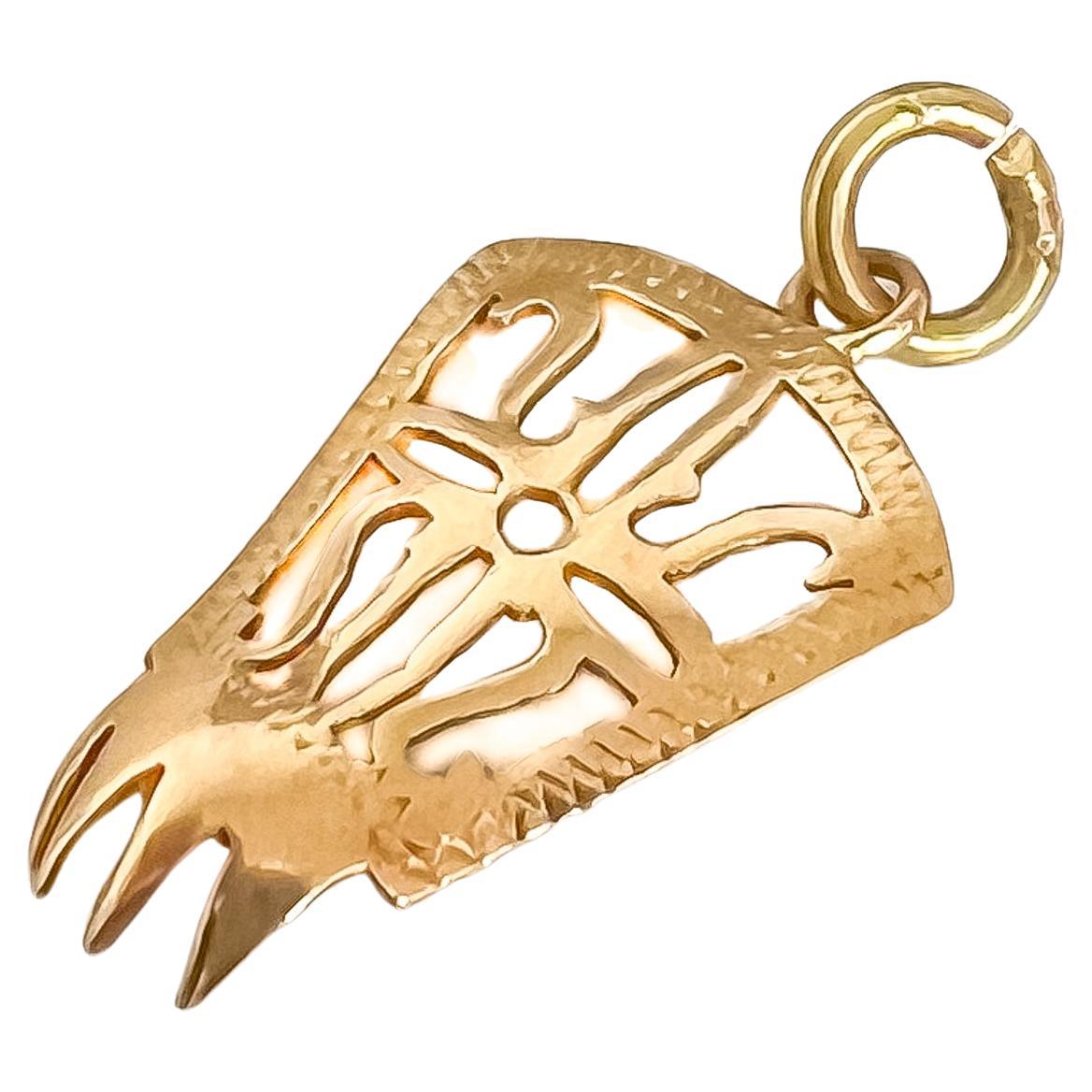 18K Yellow Gold Mid-Century Lady's Hair Comb Charm Pendant For Sale 1