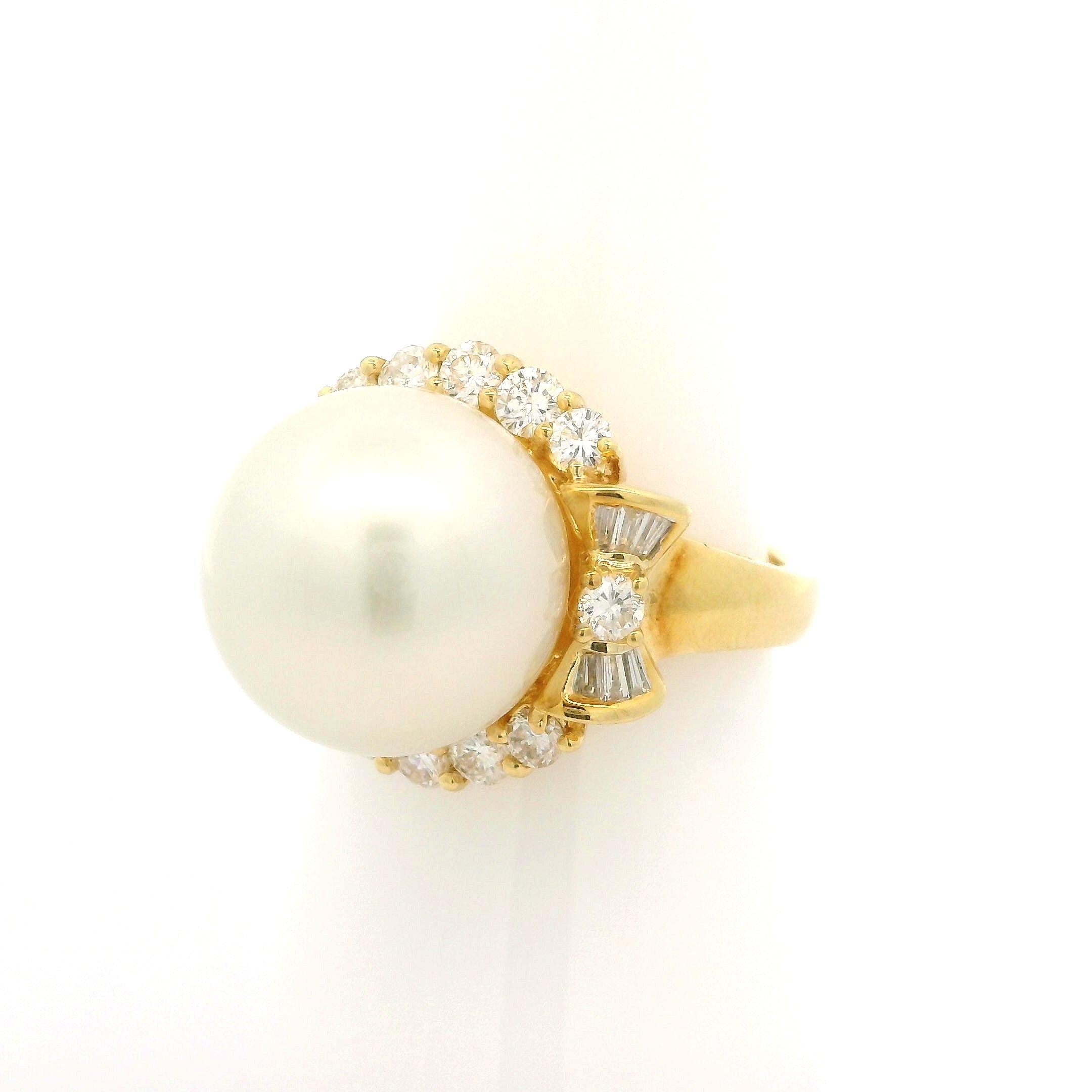 18k Yellow Gold Large 13.5mm Pearl w/ 0.90ctw Diamond Bow Accents Cocktail Ring For Sale 6