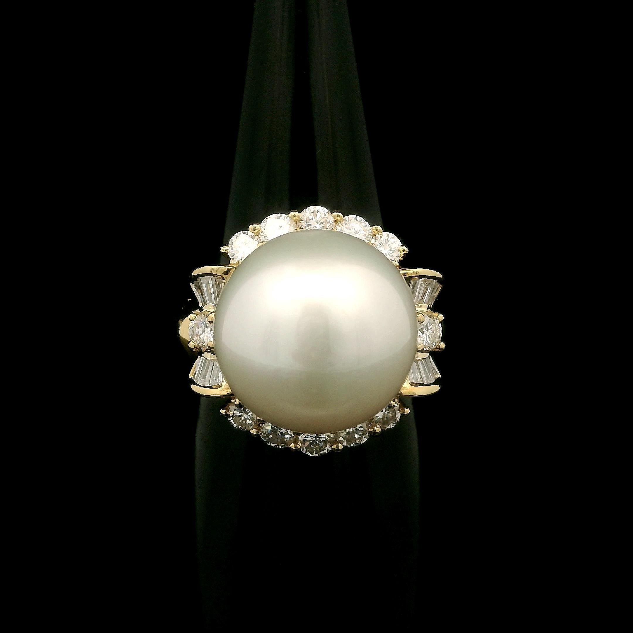 18k Yellow Gold Large 13.5mm Pearl w/ 0.90ctw Diamond Bow Accents Cocktail Ring In Excellent Condition For Sale In Montclair, NJ