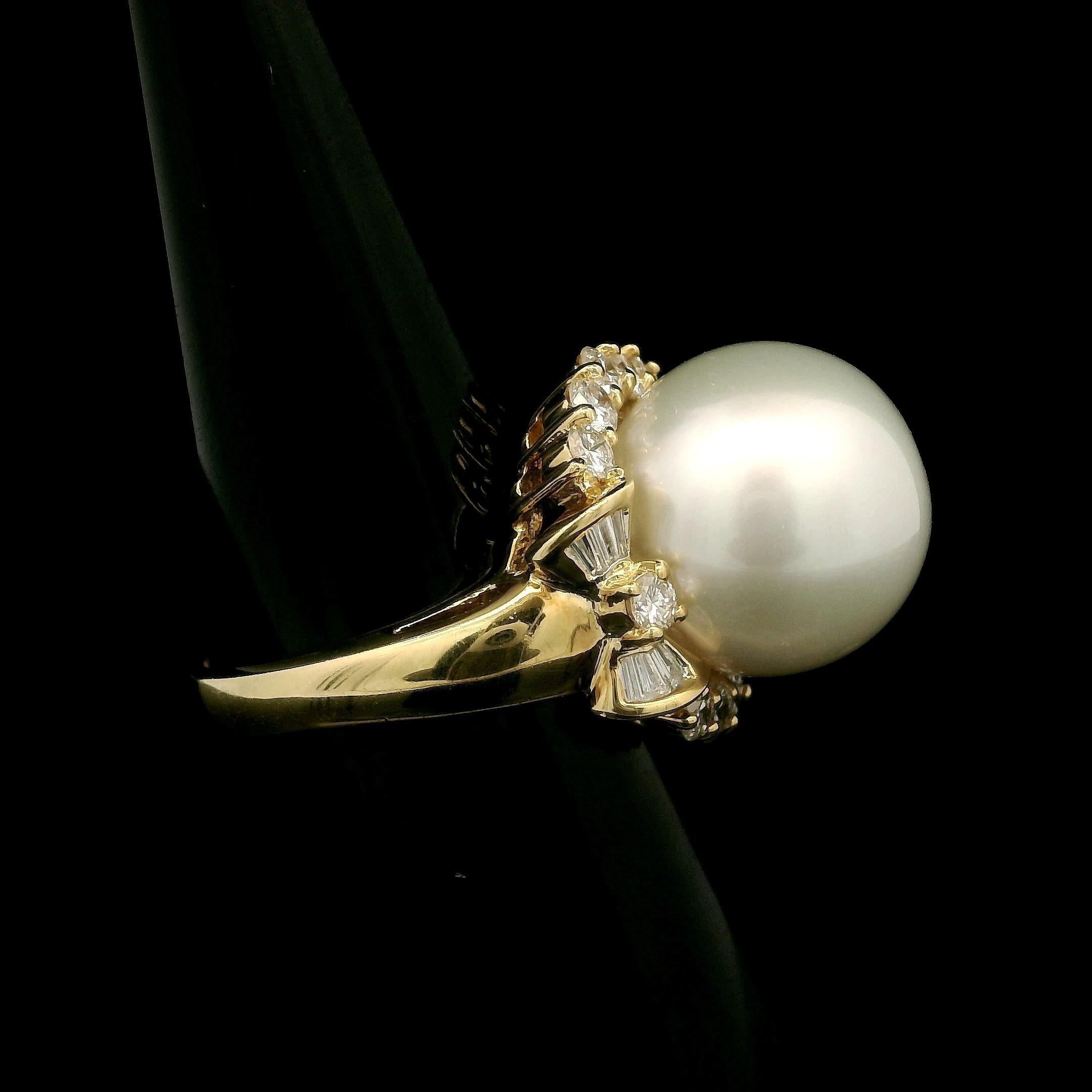 Women's 18k Yellow Gold Large 13.5mm Pearl w/ 0.90ctw Diamond Bow Accents Cocktail Ring For Sale