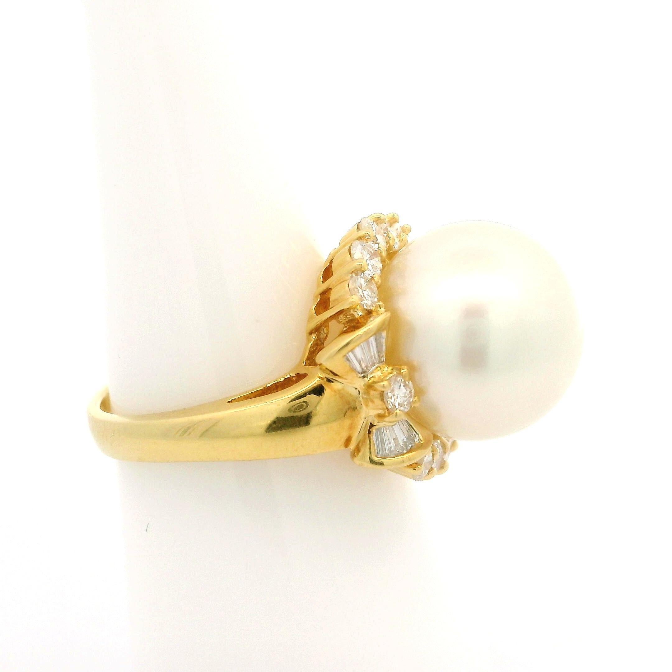 18k Yellow Gold Large 13.5mm Pearl w/ 0.90ctw Diamond Bow Accents Cocktail Ring For Sale 2