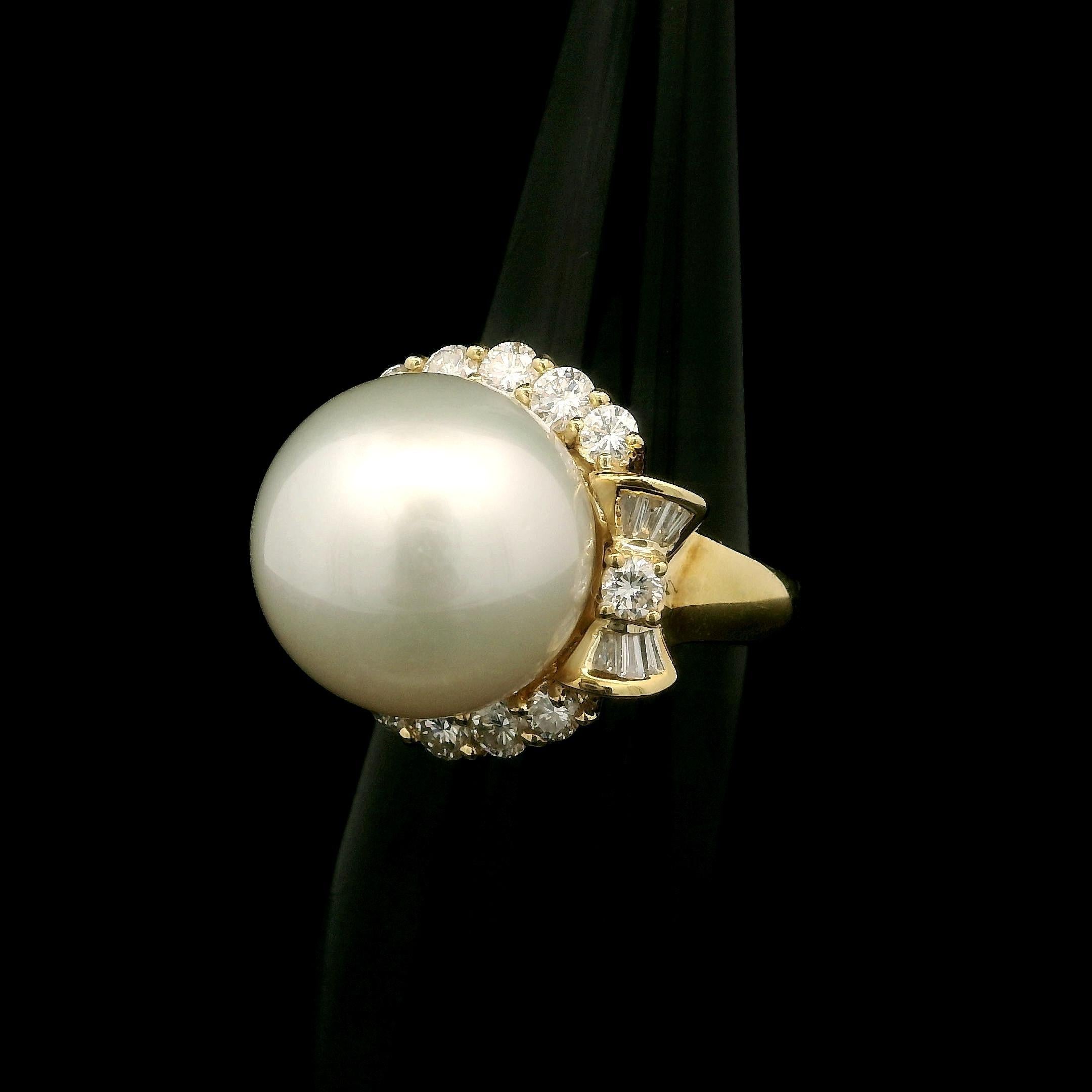 18k Yellow Gold Large 13.5mm Pearl w/ 0.90ctw Diamond Bow Accents Cocktail Ring For Sale 4