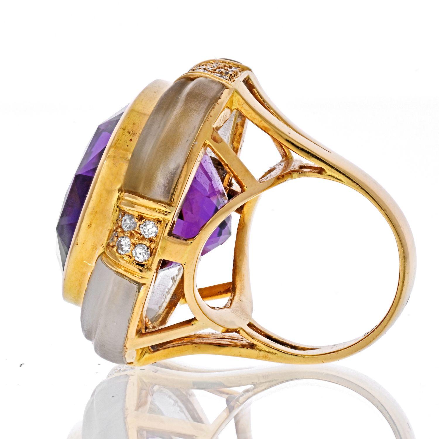 18K Yellow Gold Large Oval Amethyst and Rock Crystal Estate Diamond Ring In Good Condition For Sale In New York, NY