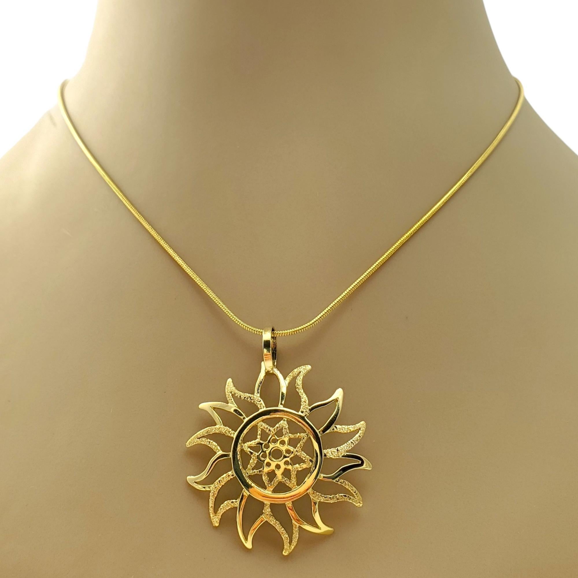 18K Yellow Gold Large Sunflower Pendant #16598 For Sale 4