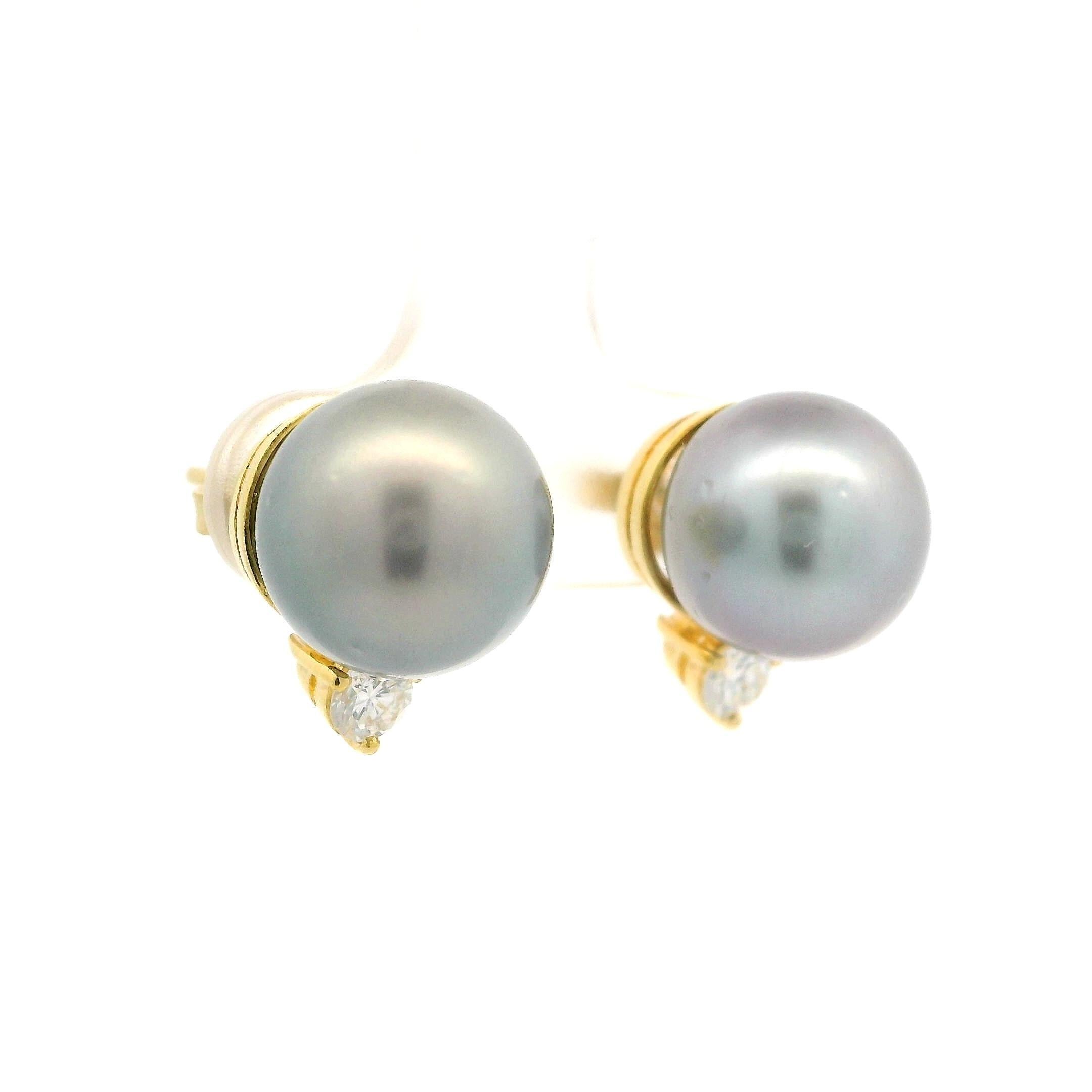 18k Yellow Gold Large Tahitian Gray Pearl w/ 0.30ctw Diamond Stud Earrings In Excellent Condition For Sale In Montclair, NJ