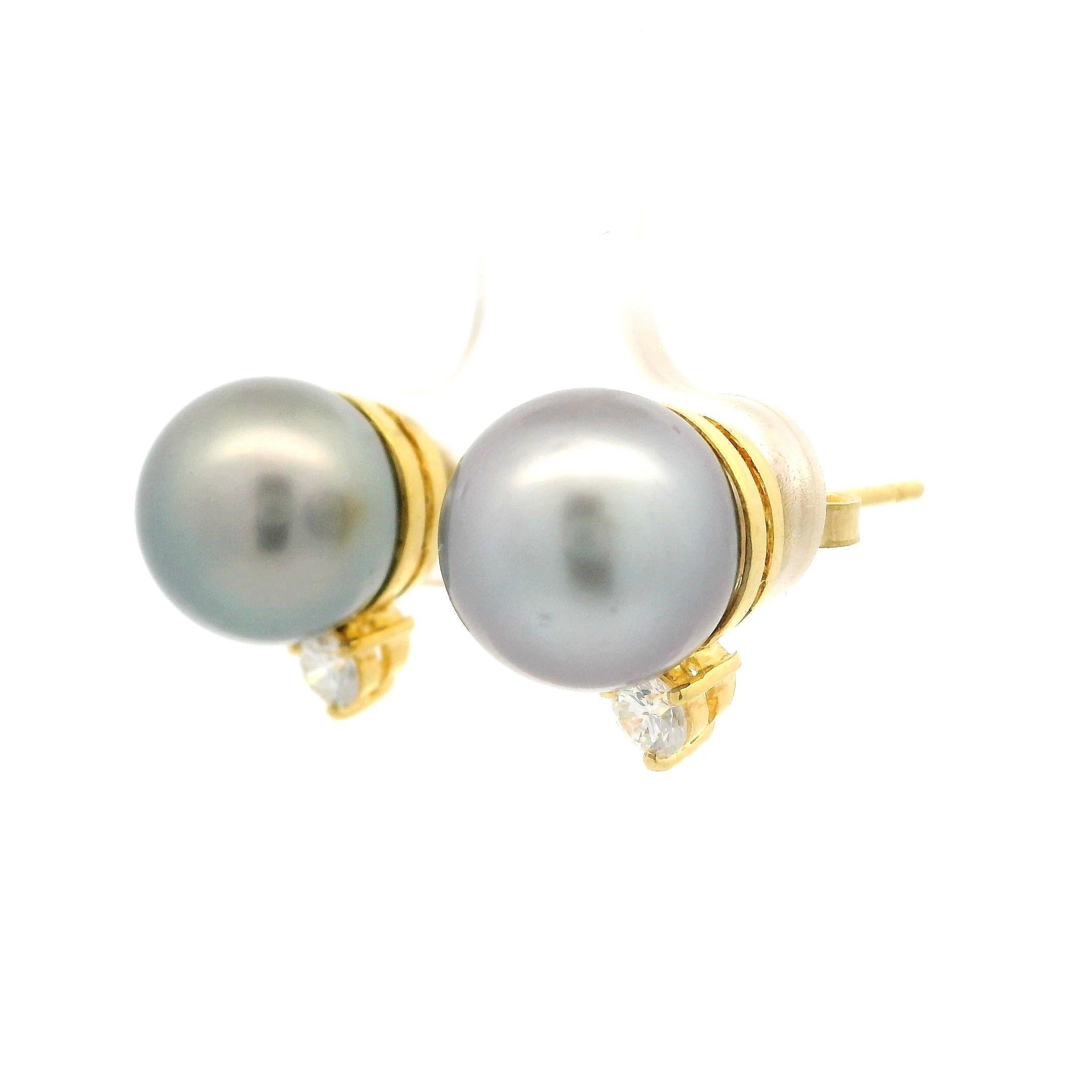 Women's 18k Yellow Gold Large Tahitian Gray Pearl w/ 0.30ctw Diamond Stud Earrings For Sale
