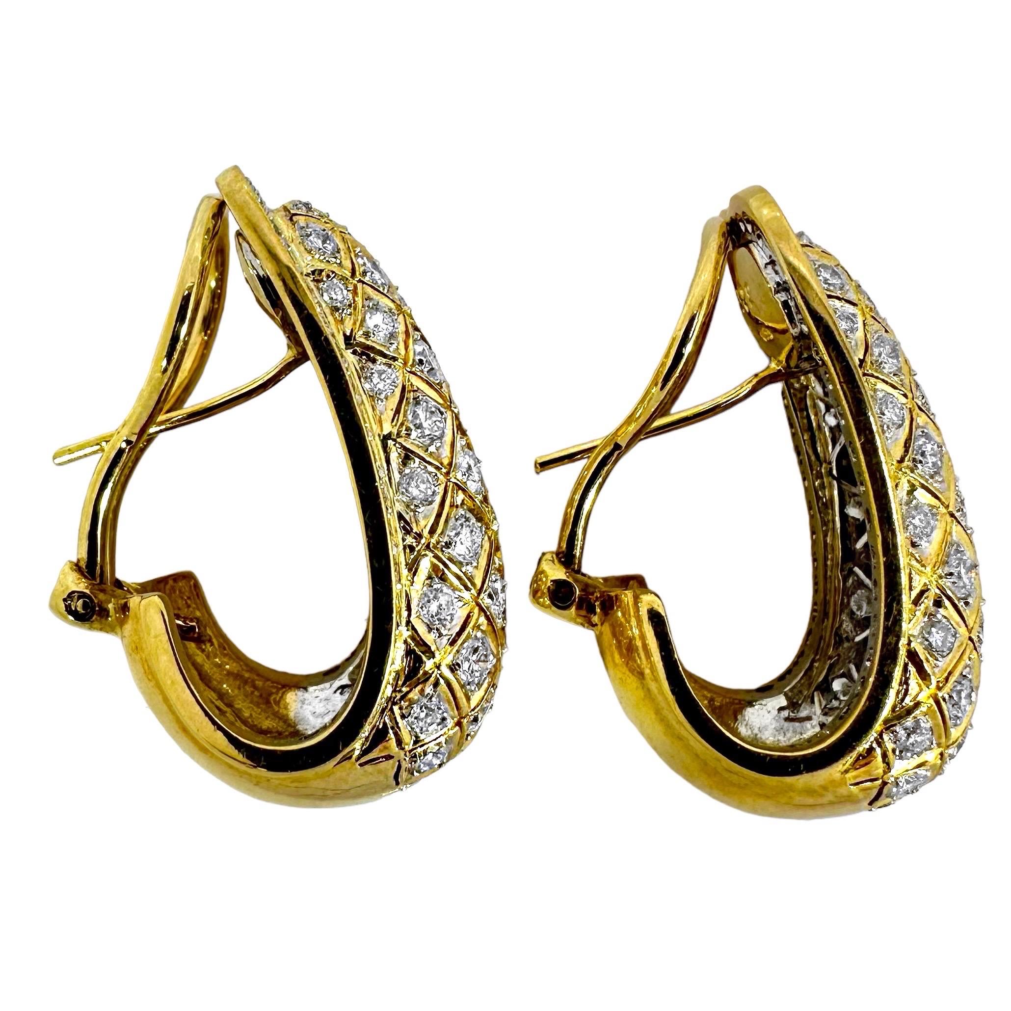 18 Karat Gelbgold J Creolen mit Gitterdesign und Diamanten besetzt im Zustand „Hervorragend“ in Palm Beach, FL