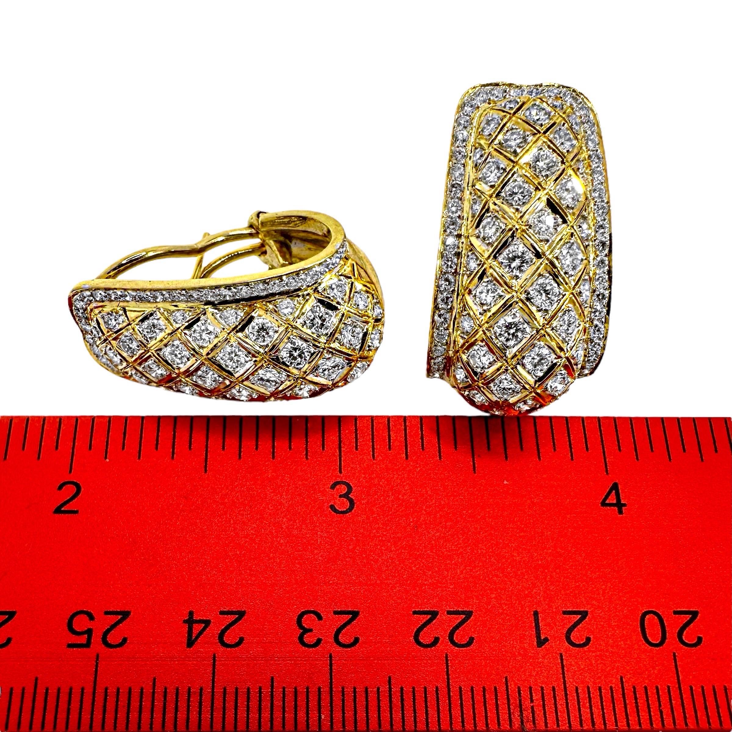 18 Karat Gelbgold J Creolen mit Gitterdesign und Diamanten besetzt Damen