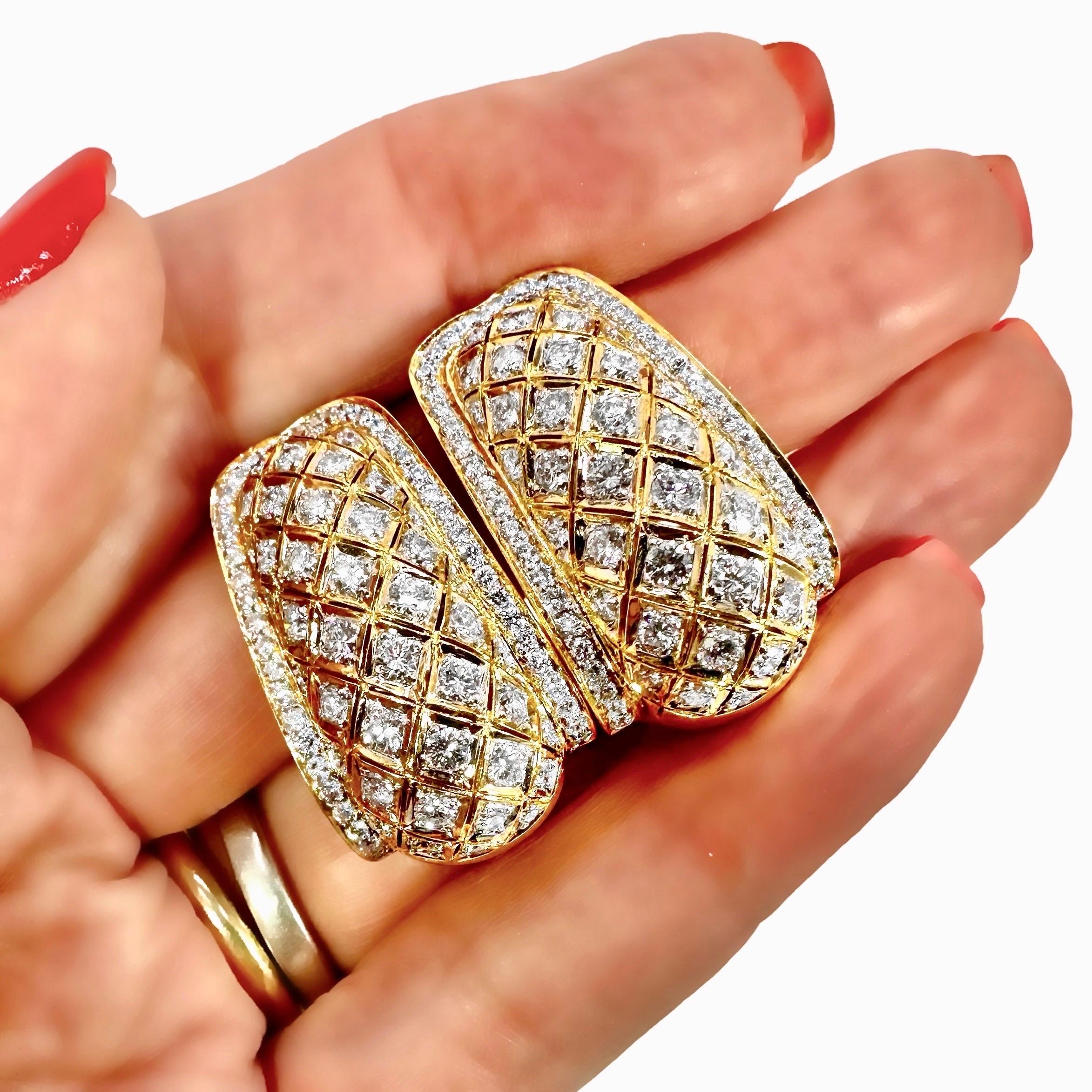 18 Karat Gelbgold J Creolen mit Gitterdesign und Diamanten besetzt 3