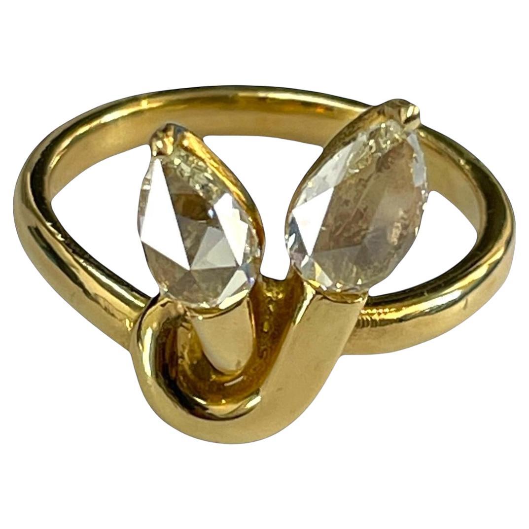 Anello con diamante da 1,04 carati in oro giallo 18 carati con design a foglia in vendita