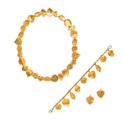 Collier en or jaune 18k en forme de feuille