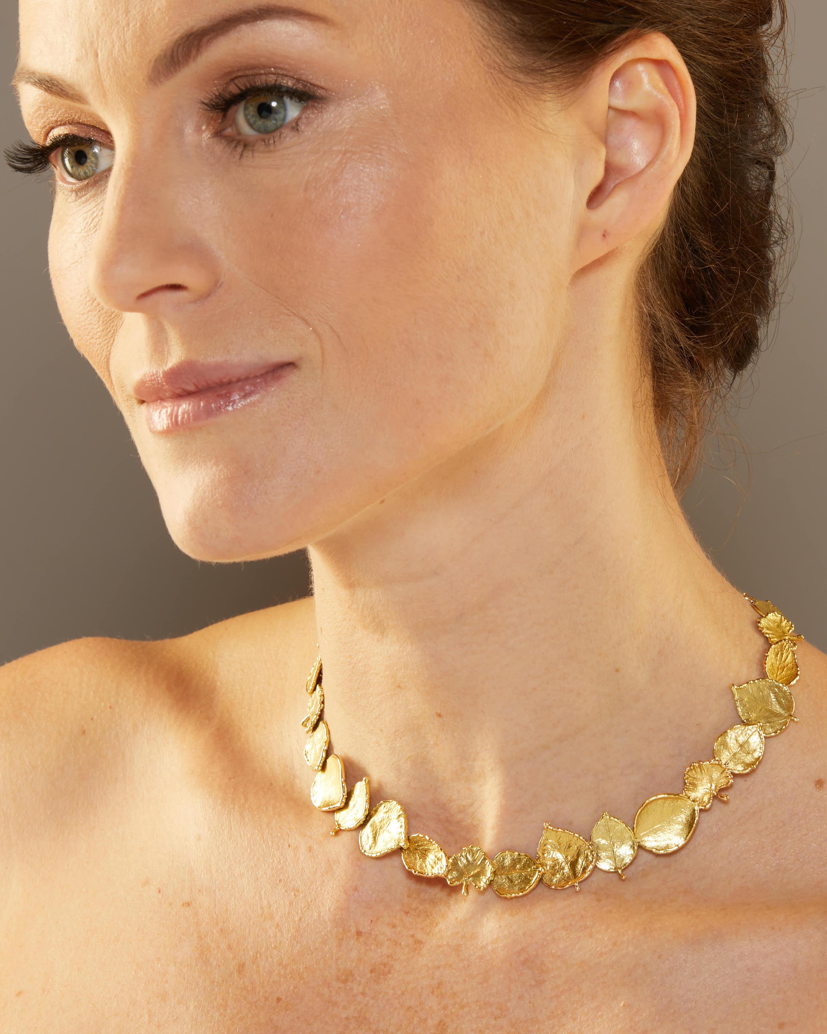 Women's 18k Yellow Gold Leaf-Form Necklace For Sale