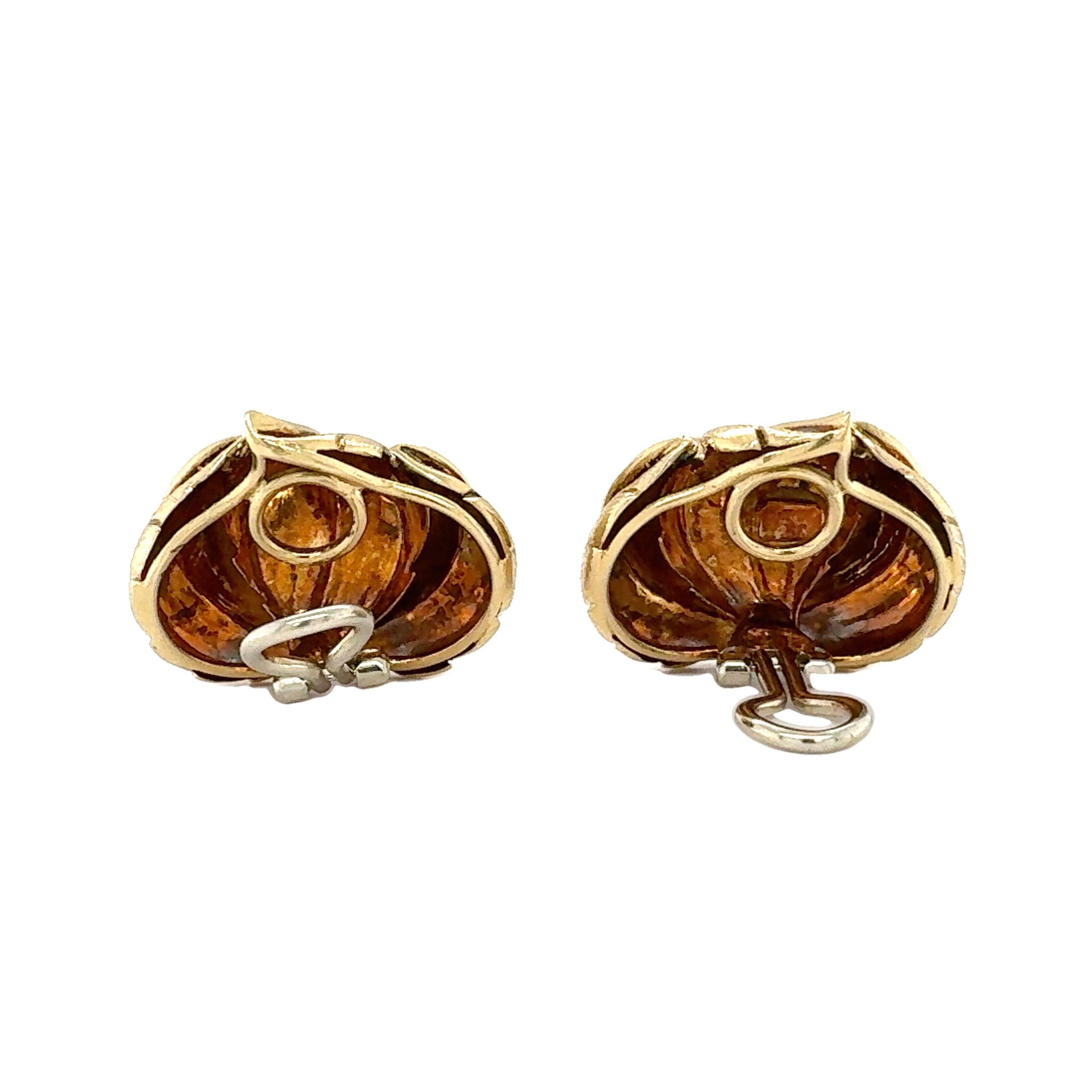 18k Yellow Gold Leaf Motif Earclips In Good Condition For Sale In Beverly Hills, CA