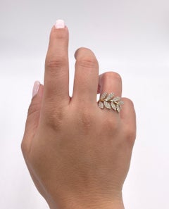 18K Yellow Gold Tapering Leaf Ring with 0.92 Carat Round Diamonds