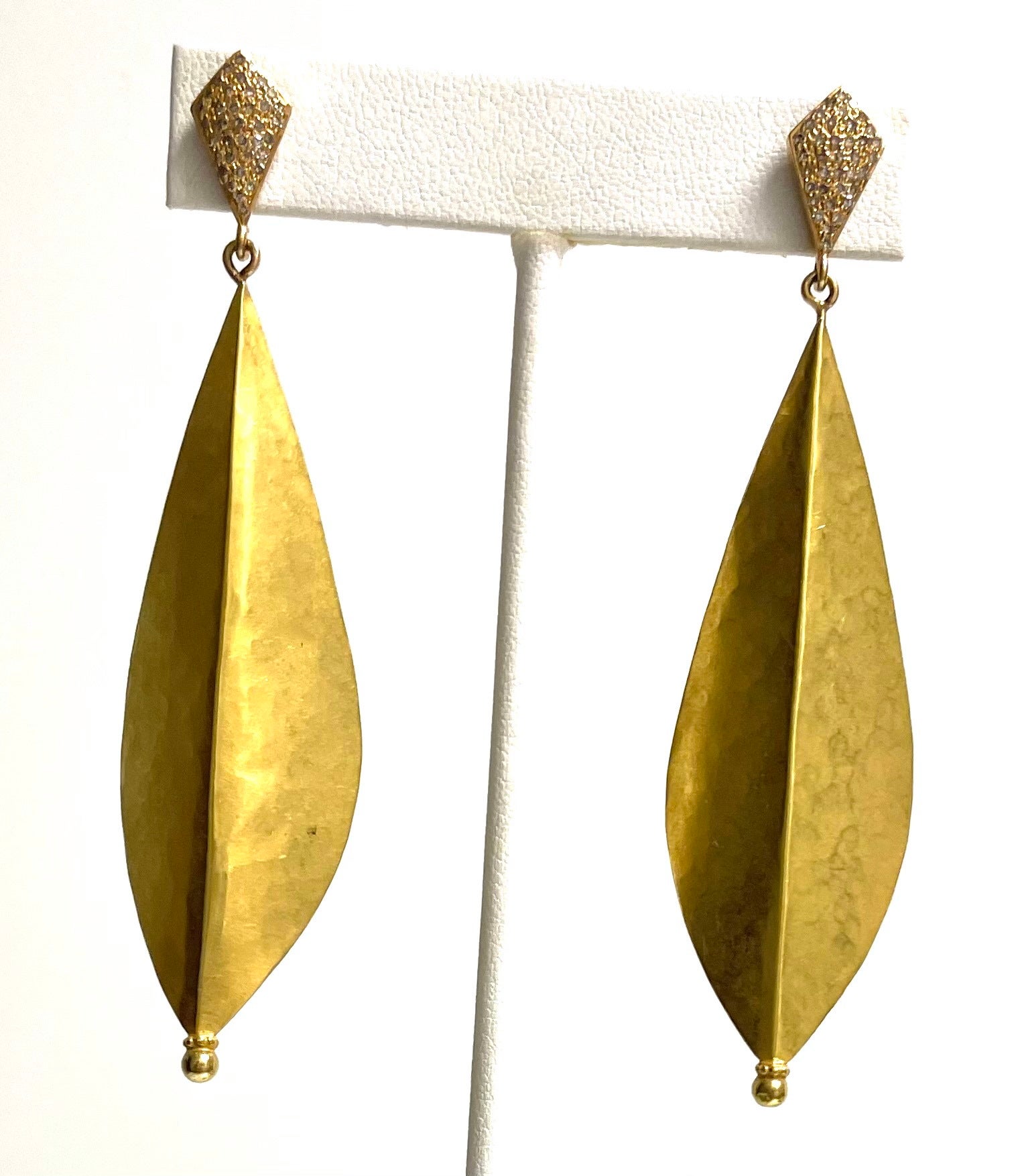 18k Yellow Gold Leaves with Pave Diamonds Earrings For Sale 2