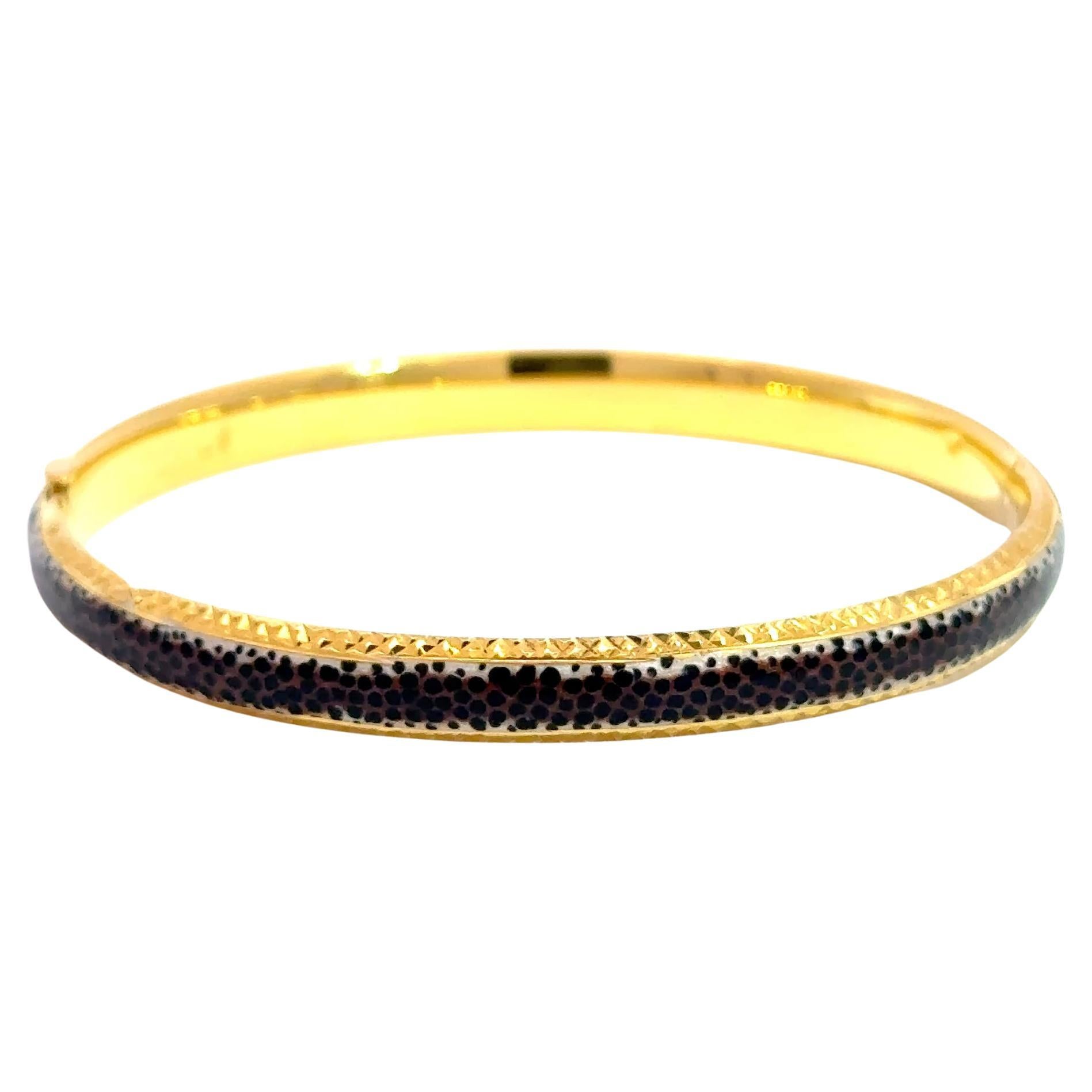 18k Yellow Gold Leopard Enamel Print Bangle – 6.90g For Sale