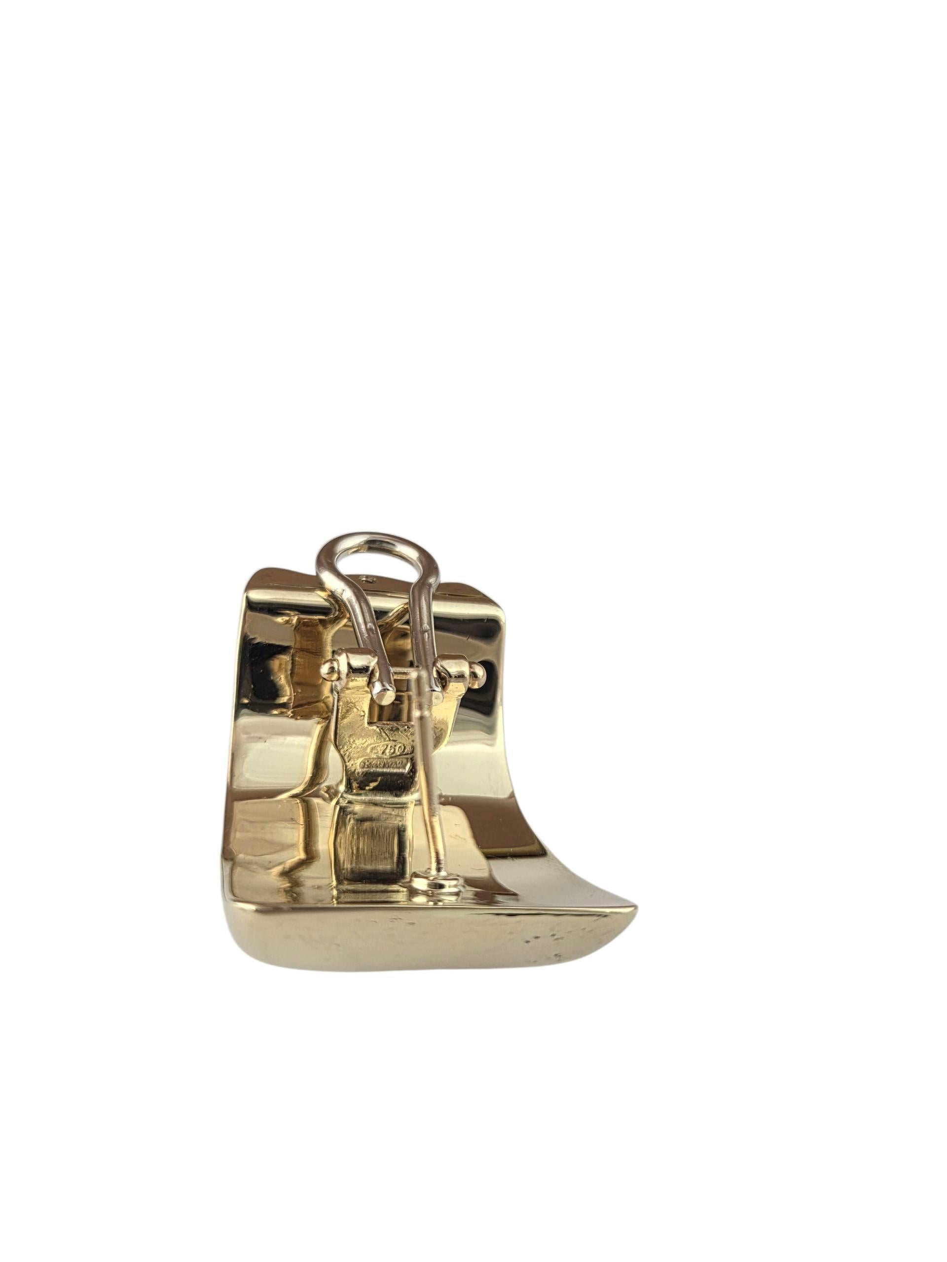 Boucles d'oreilles légères en or jaune 18K #23643 Pour femmes en vente