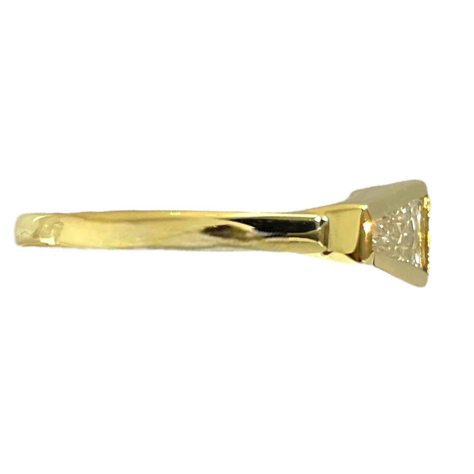 Bague en or jaune 18 carats avec diamants naturels baguettes certifiés GIA, édition limitée en vente 1